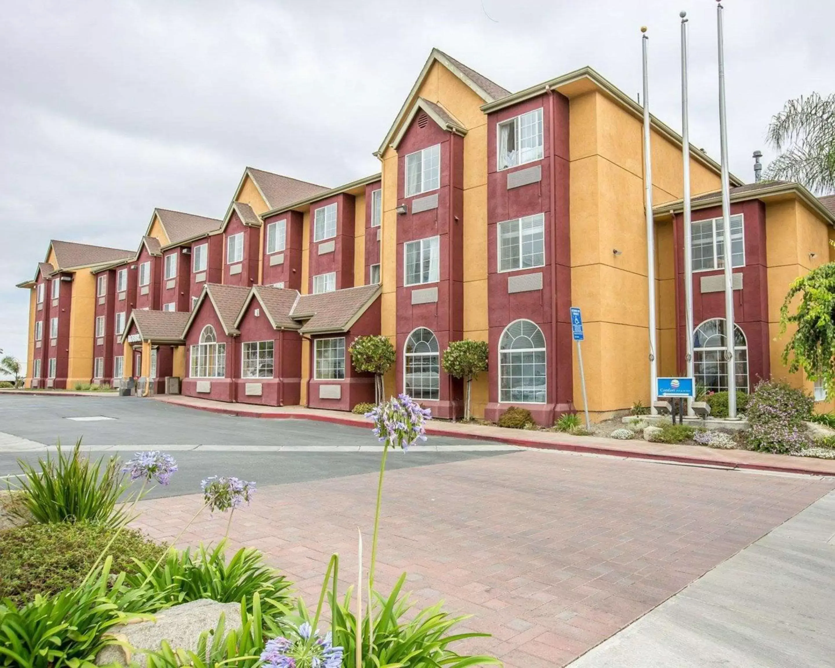 Property Building in Comfort Inn & Suites Salinas