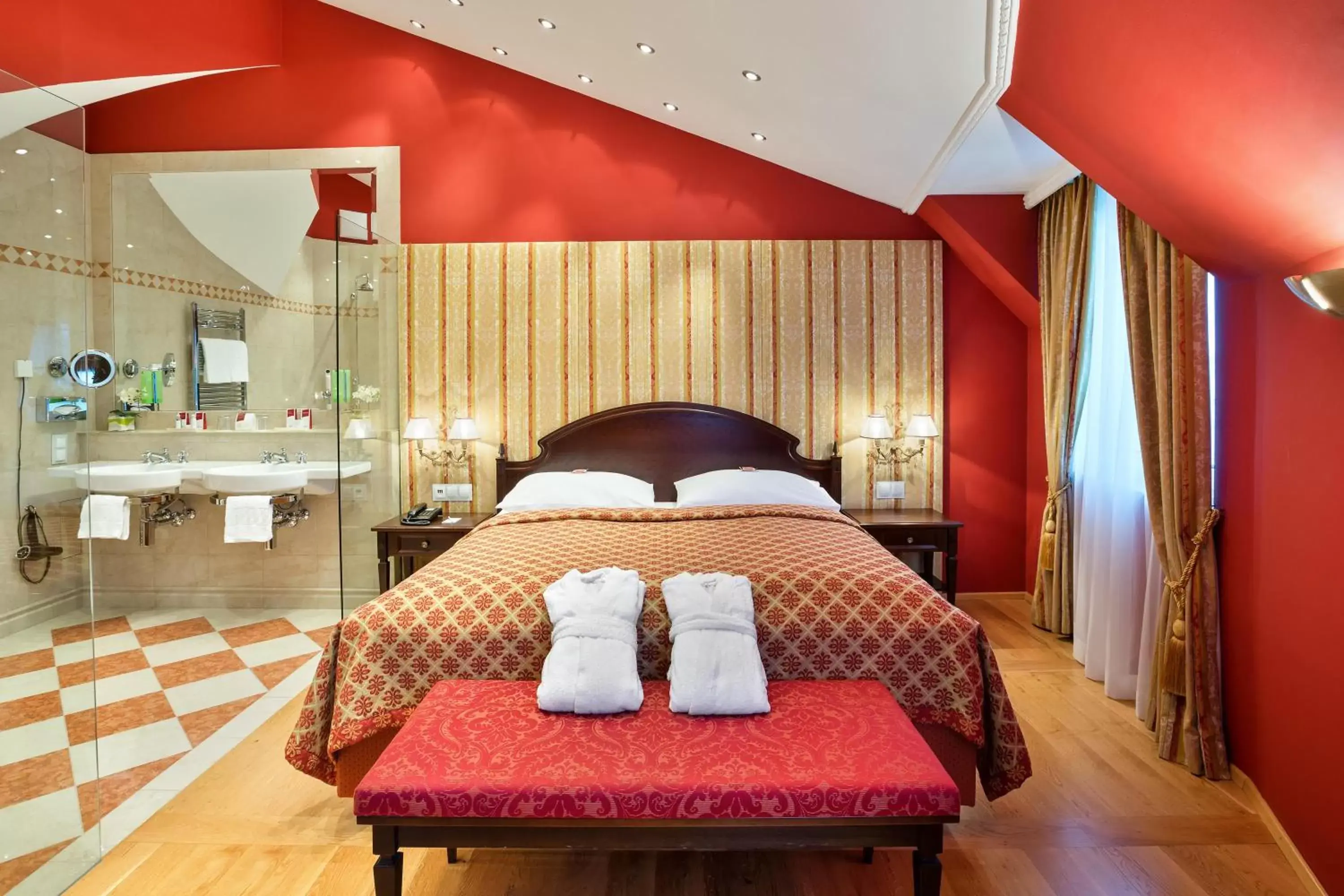 Bed in Austria Trend Hotel Ananas Wien