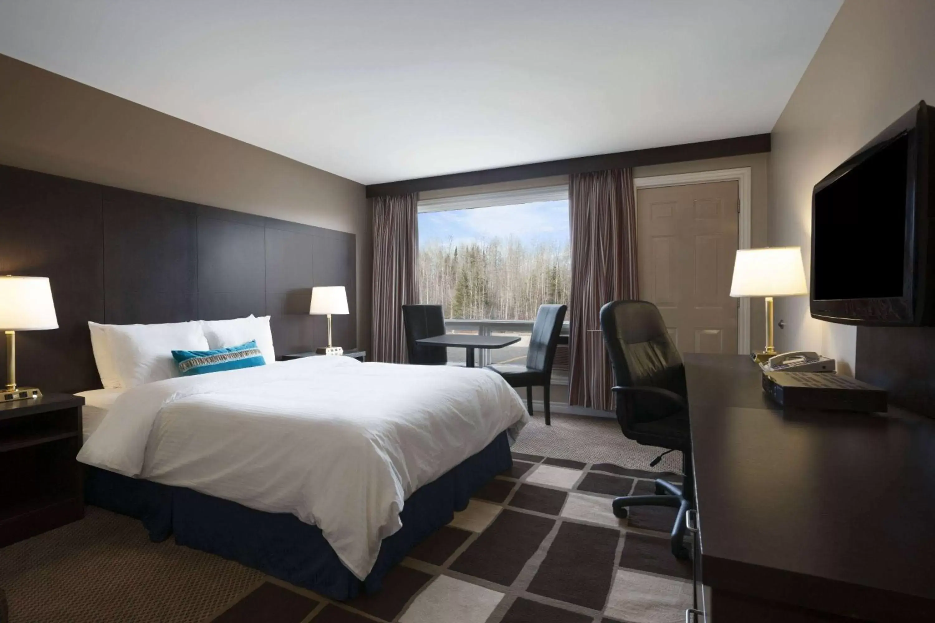 Queen Room - Non-Smoking in Travelodge by Wyndham Kapuskasing