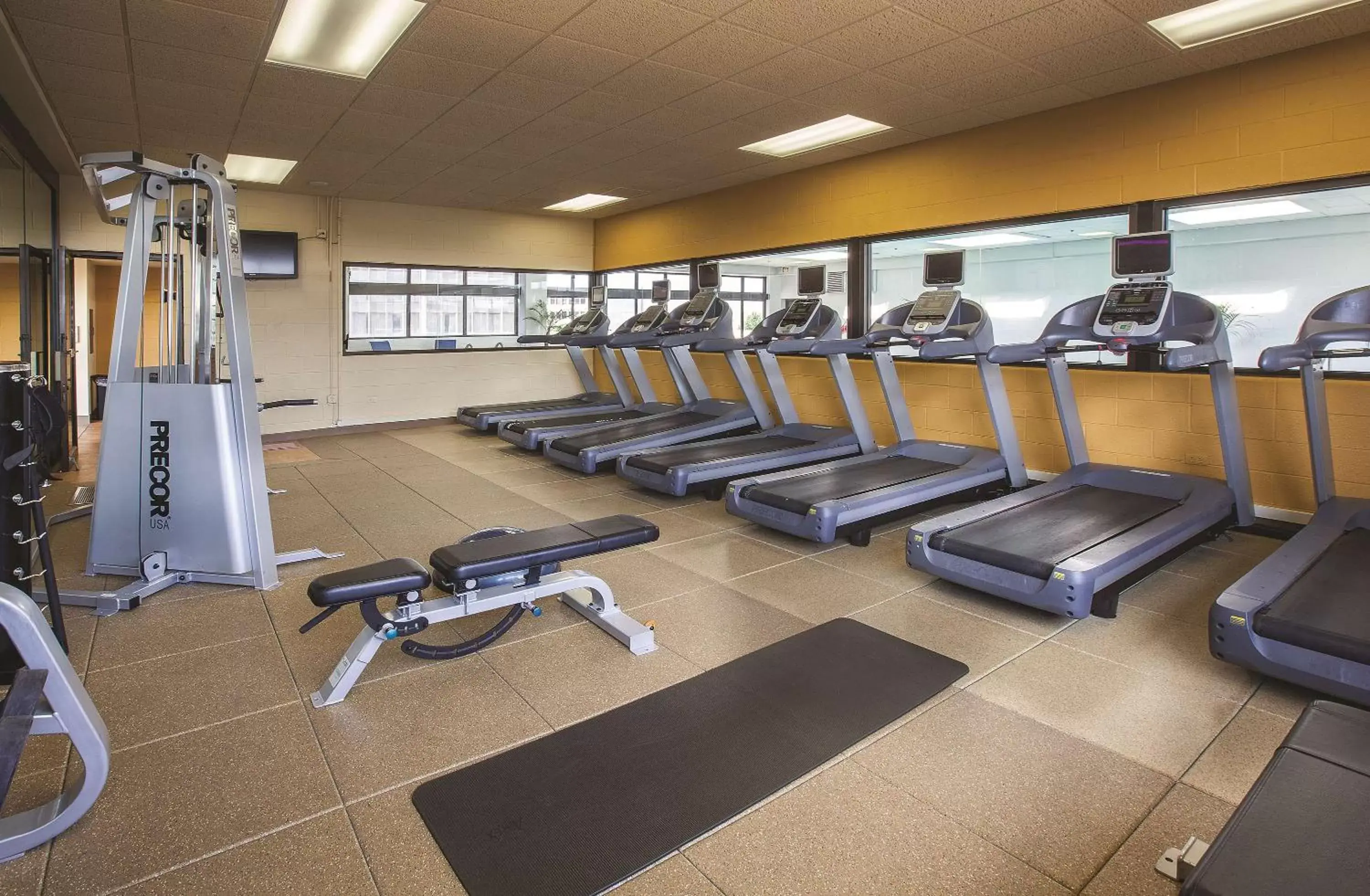 Fitness centre/facilities, Fitness Center/Facilities in DoubleTree by Hilton Chicago - Oak Brook