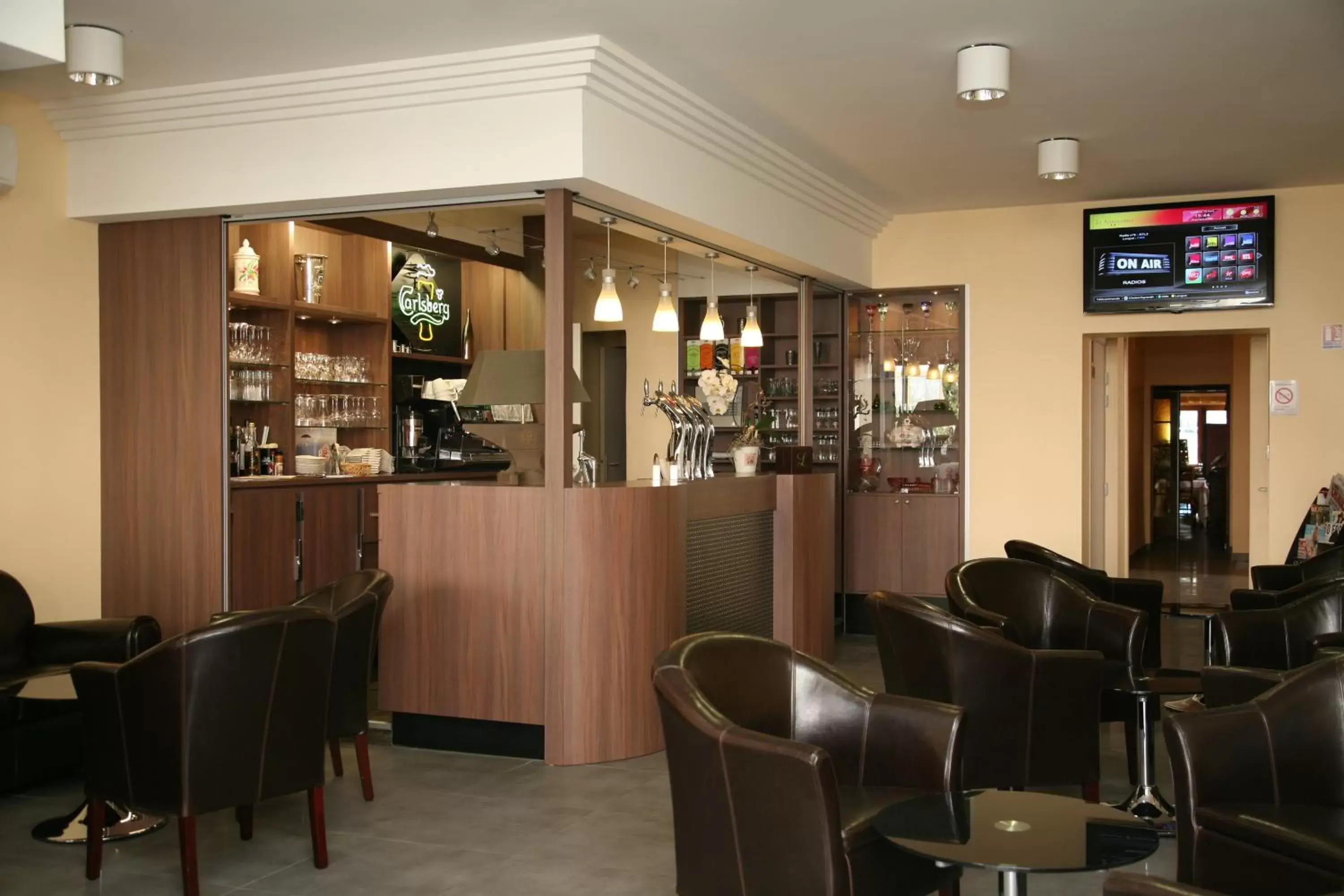 Lounge or bar, Lounge/Bar in Logis Hôtel- Restaurant La Renaissance