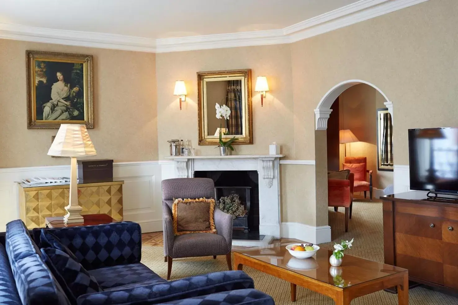 Shower, Seating Area in Castle House Hotel