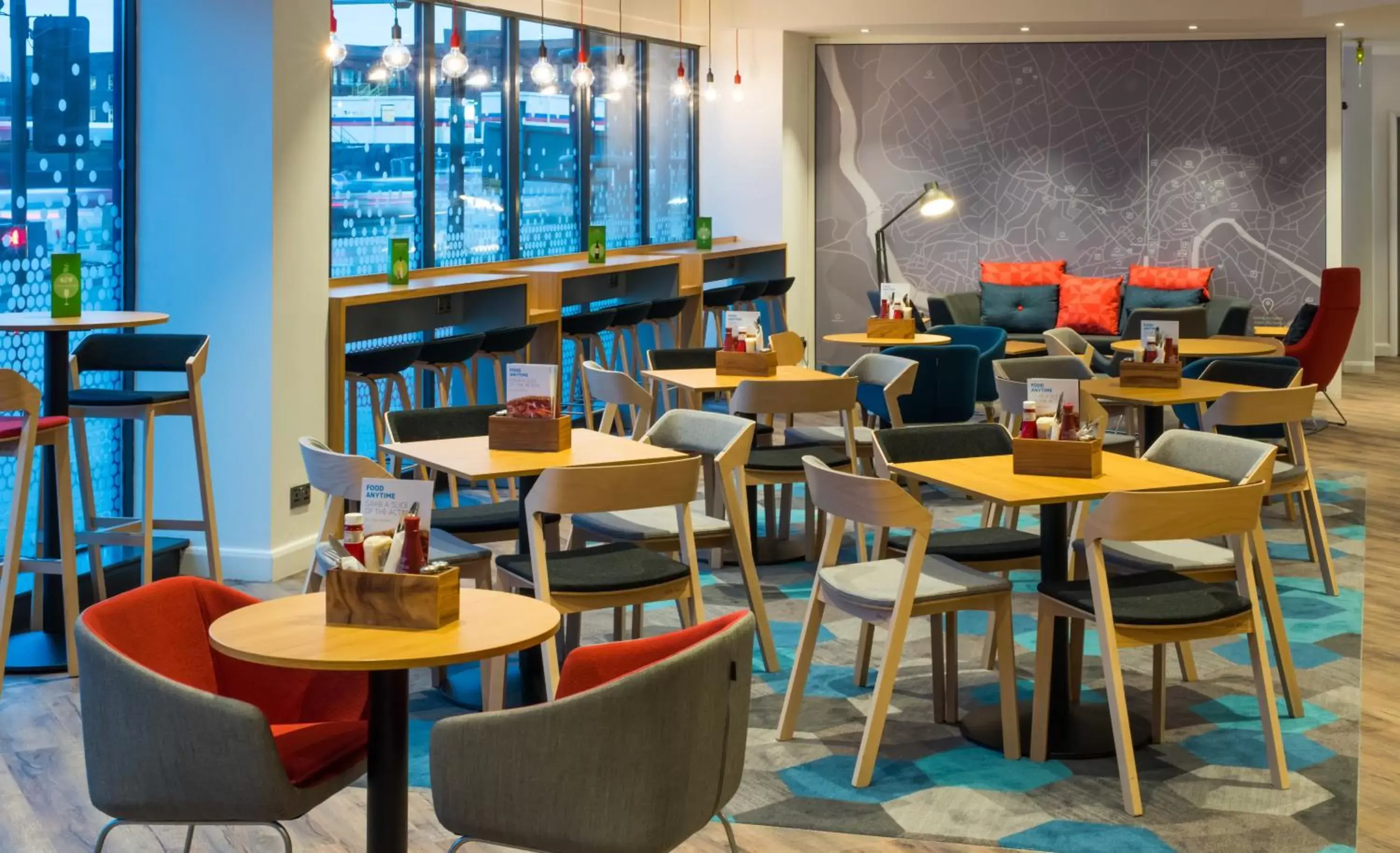 Restaurant/Places to Eat in Holiday Inn Express Bristol City Centre, an IHG Hotel