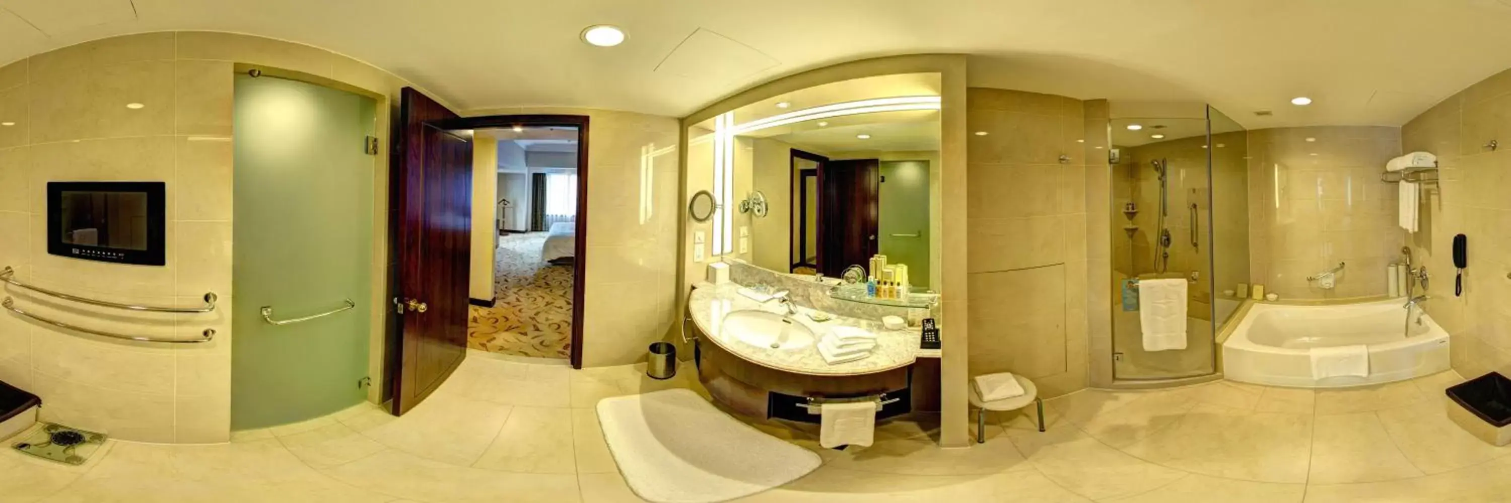 Bathroom in Shangri-La Dalian