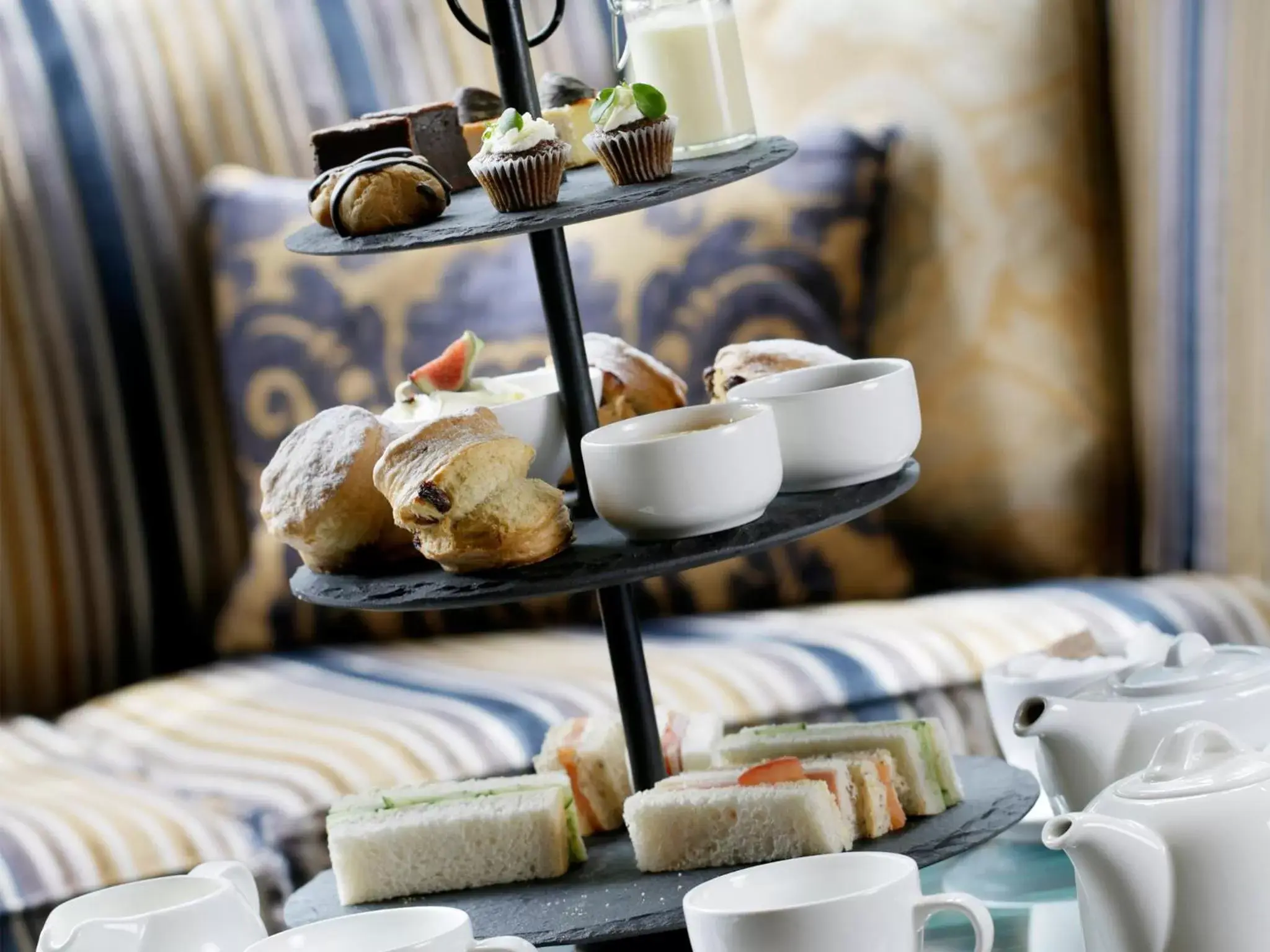 Coffee/tea facilities, Breakfast in Macdonald Alveston Manor Hotel