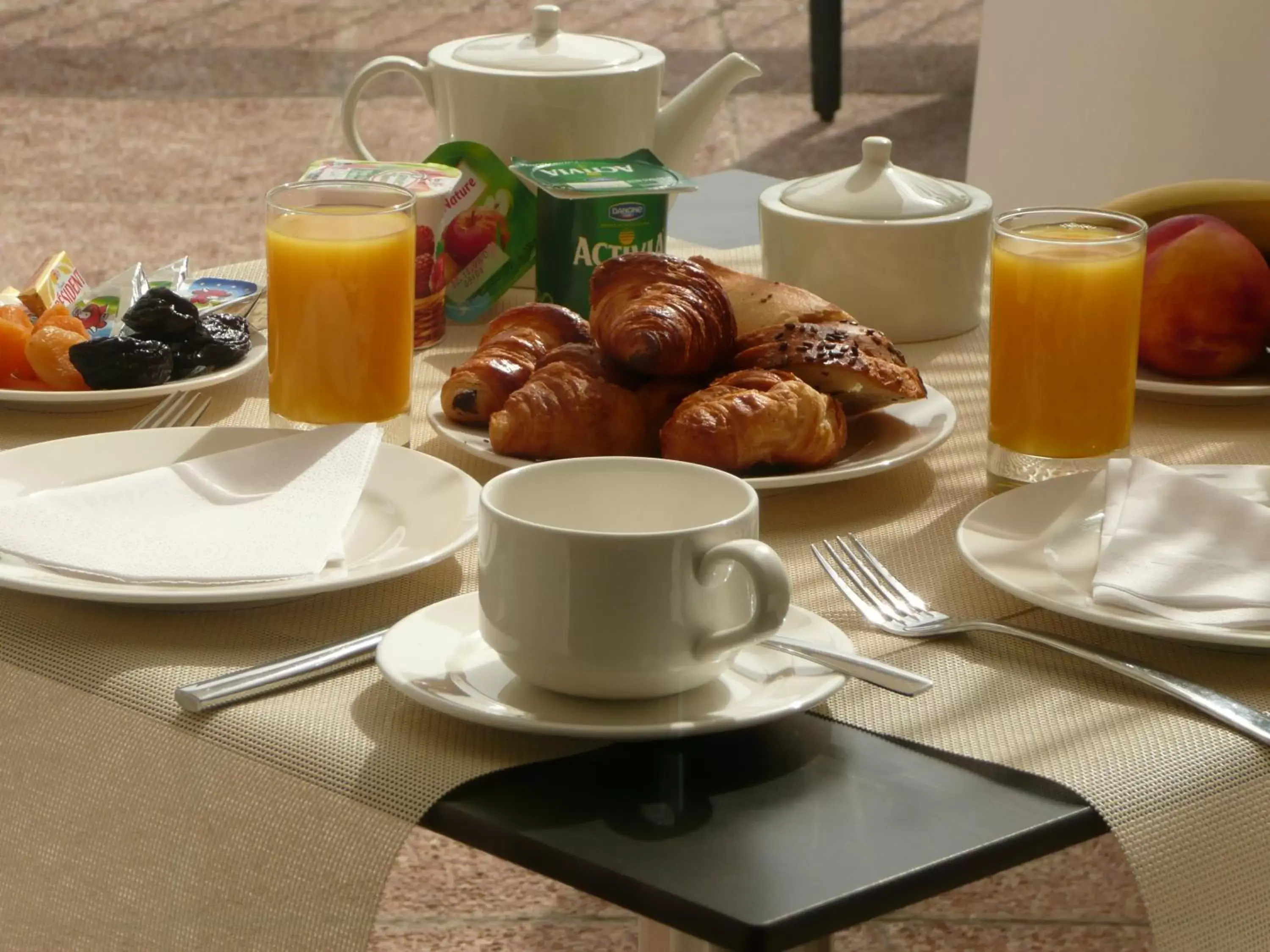 Continental breakfast, Breakfast in O'Cub Hotel