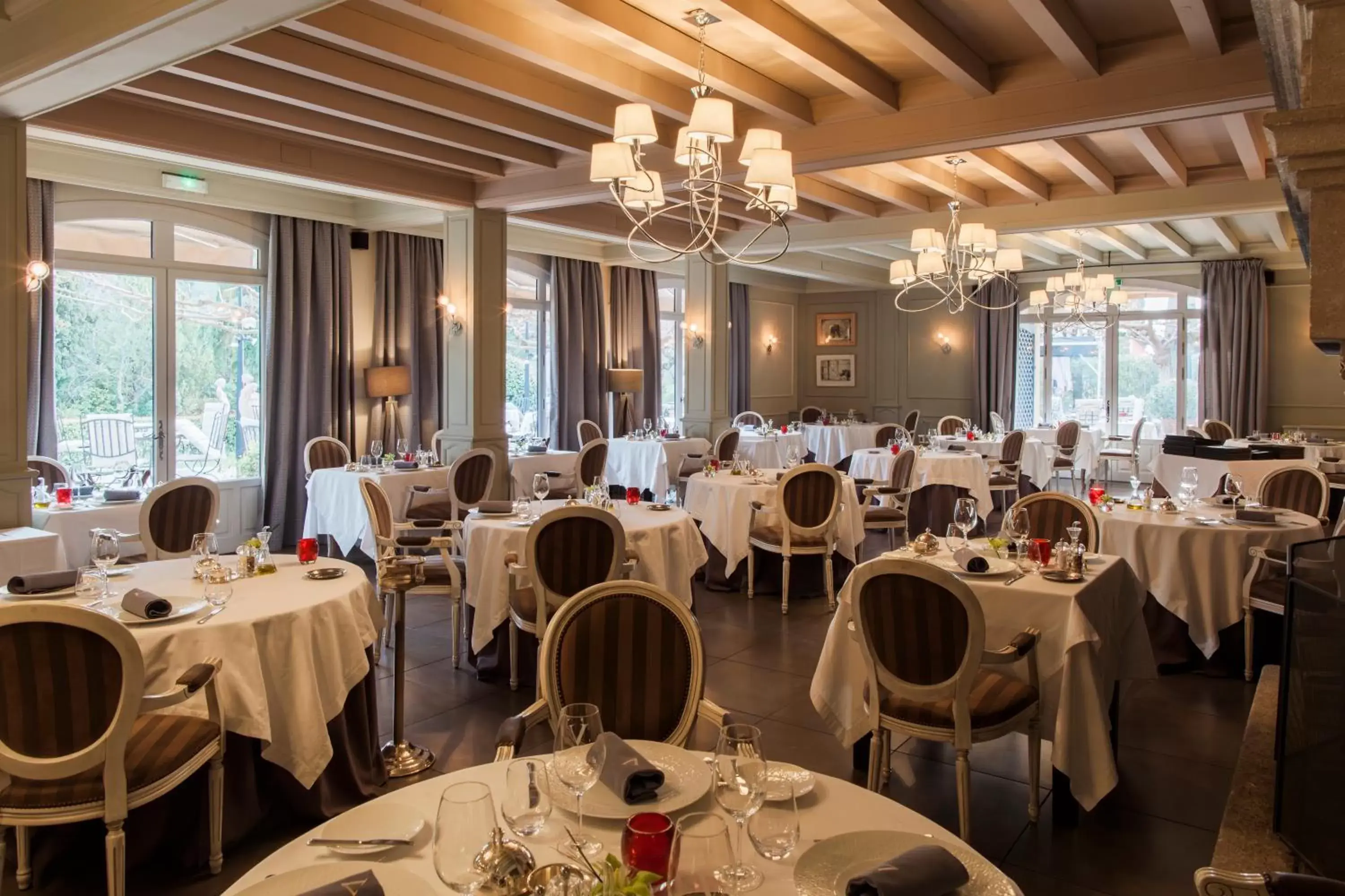 Restaurant/Places to Eat in Le Vallon de Valrugues & Spa
