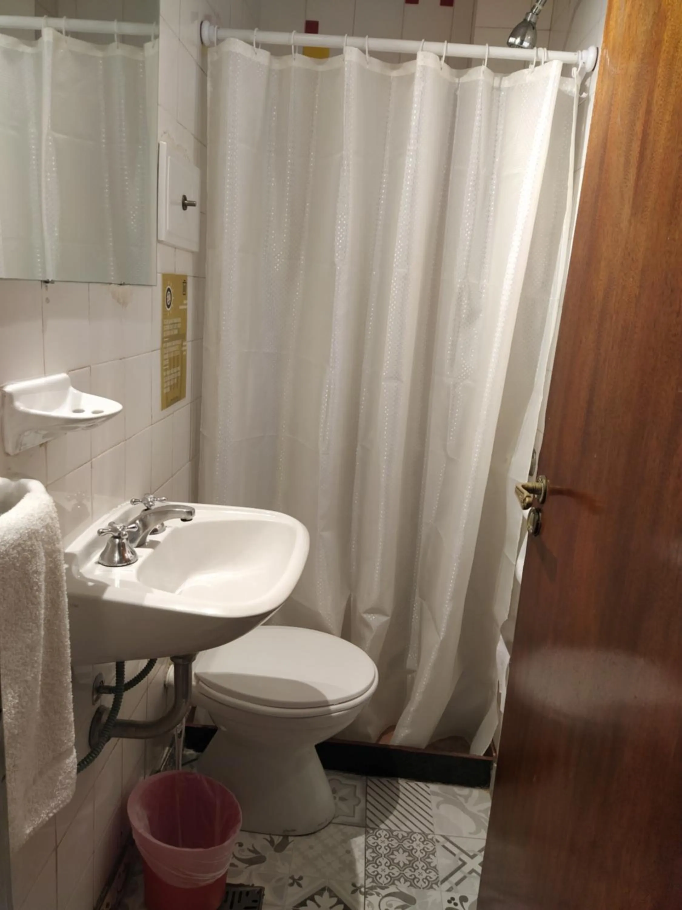 Bathroom in Play Hostel Arcos