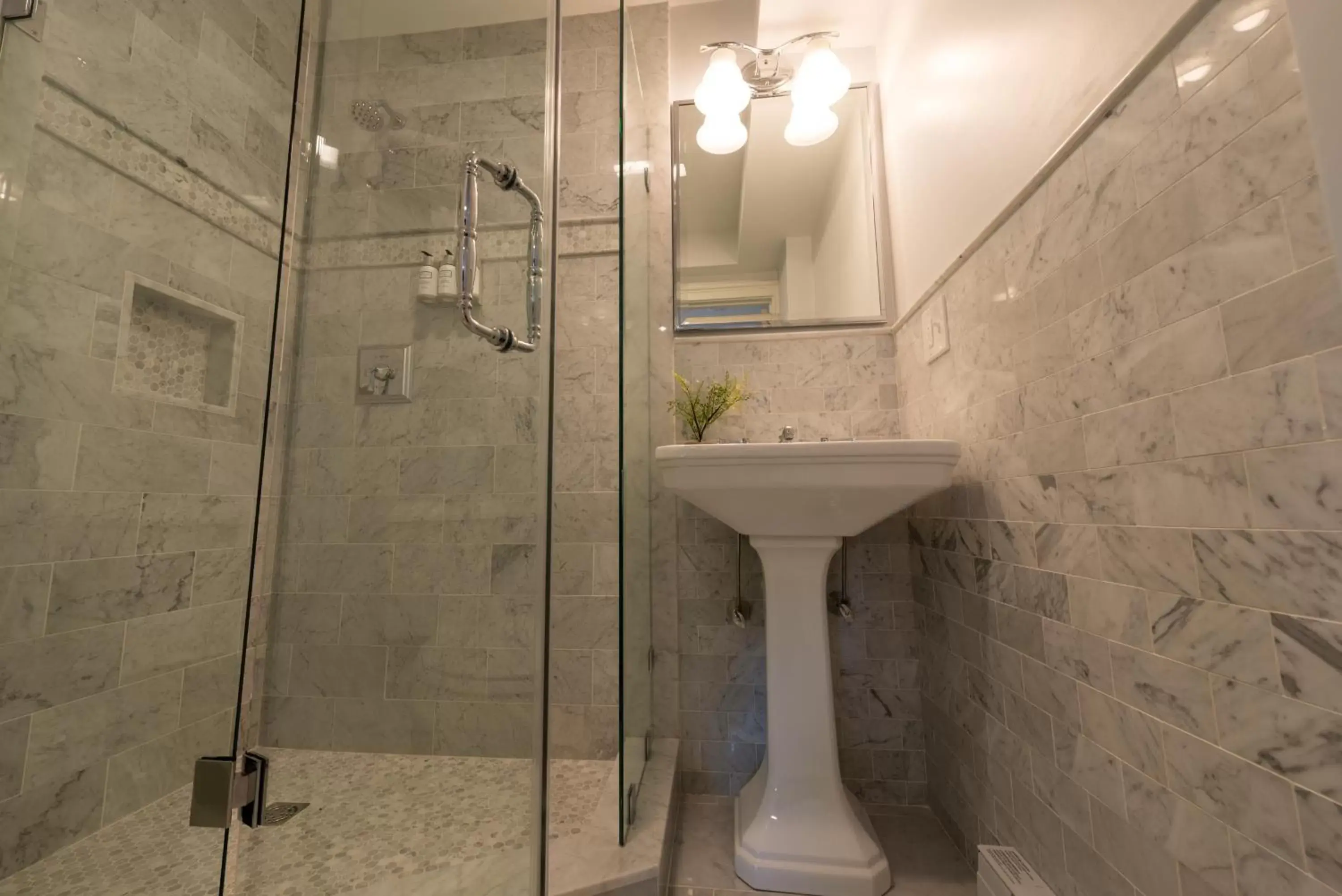 Bathroom in Serenity Inn Newport