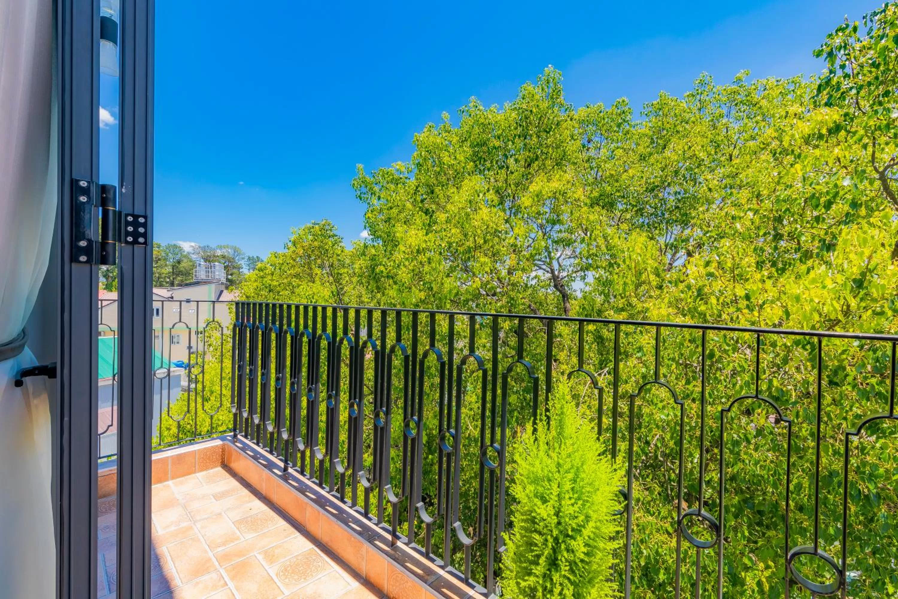 Balcony/Terrace in Khanh Uyen 3 Hotel