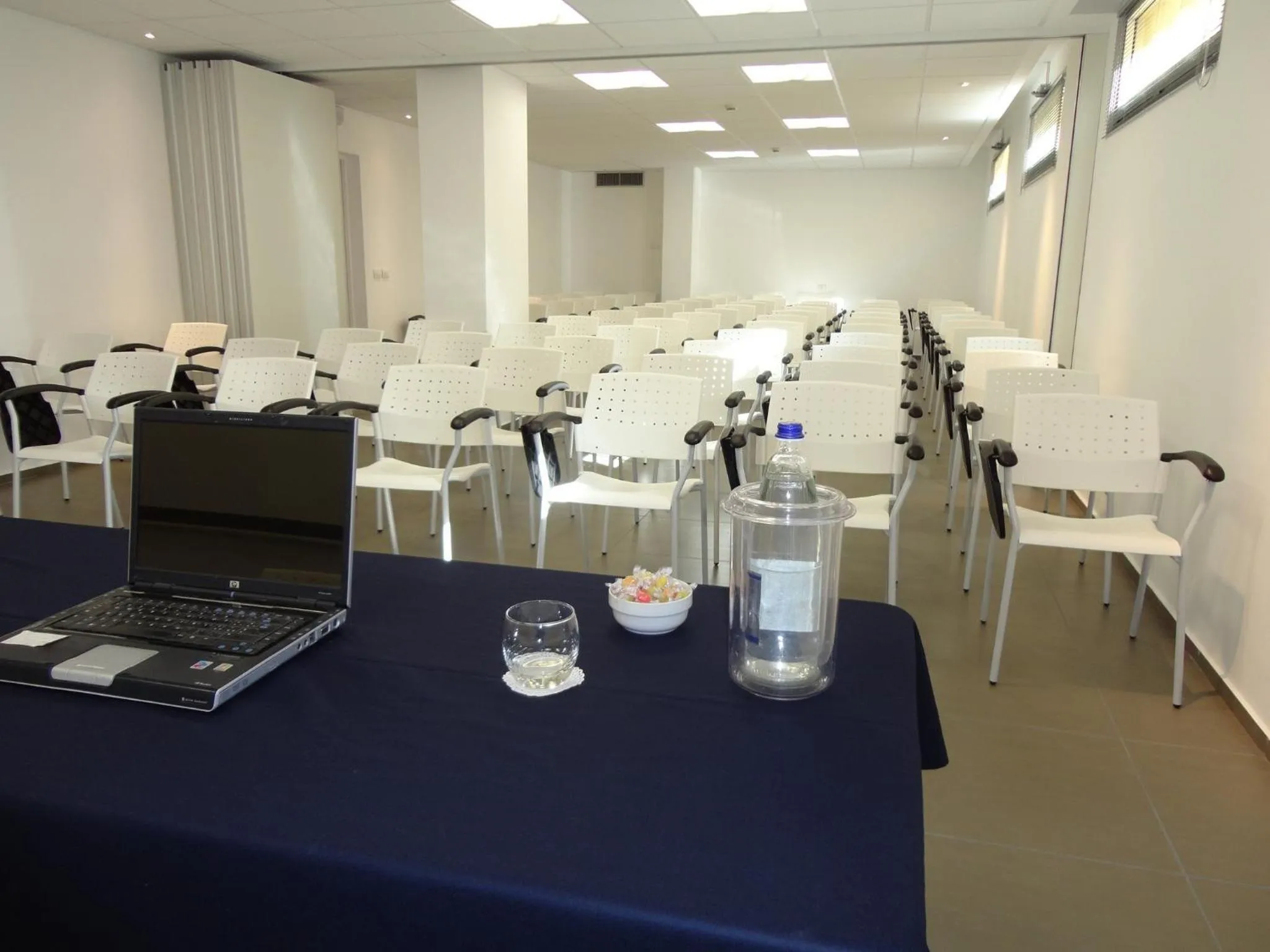 Business facilities in MICHELINO 75 by the Sydney Hotel