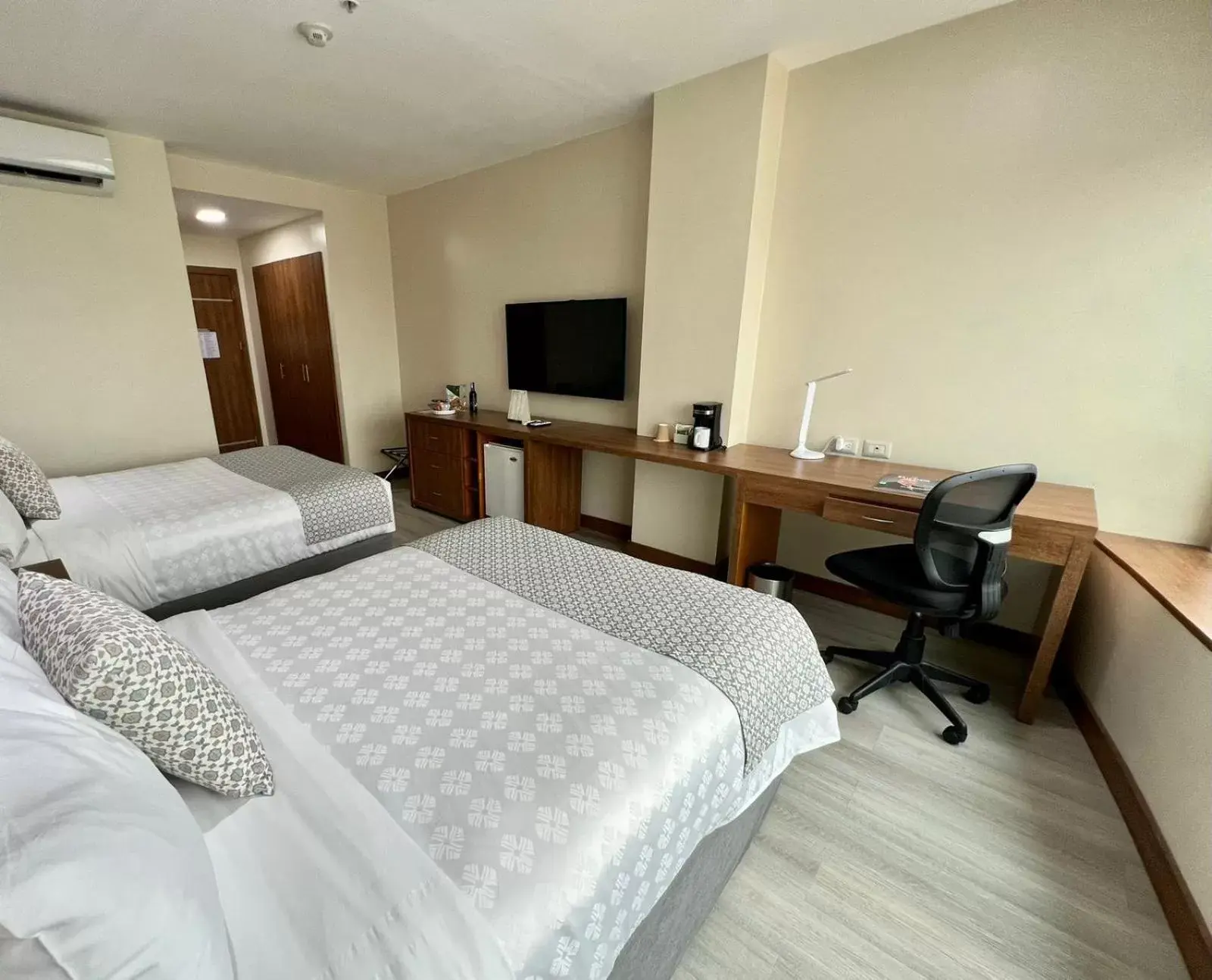 Bed in Wyndham Garden Guayaquil