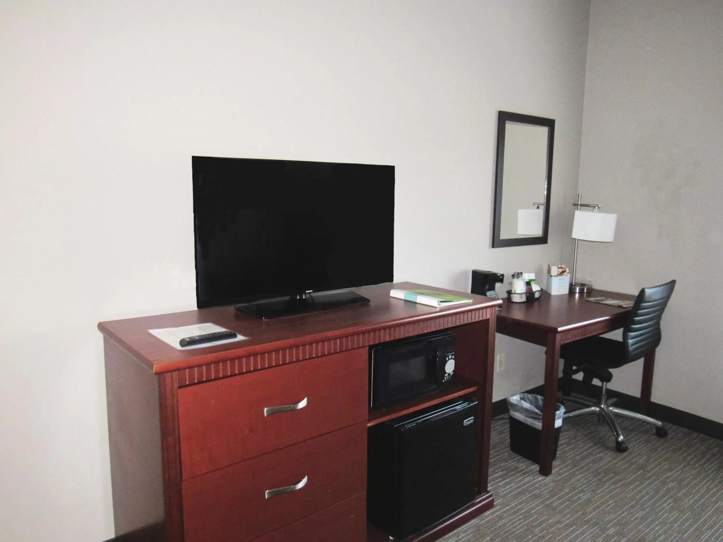 Area and facilities, TV/Entertainment Center in Wingate by Wyndham Shreveport Airport