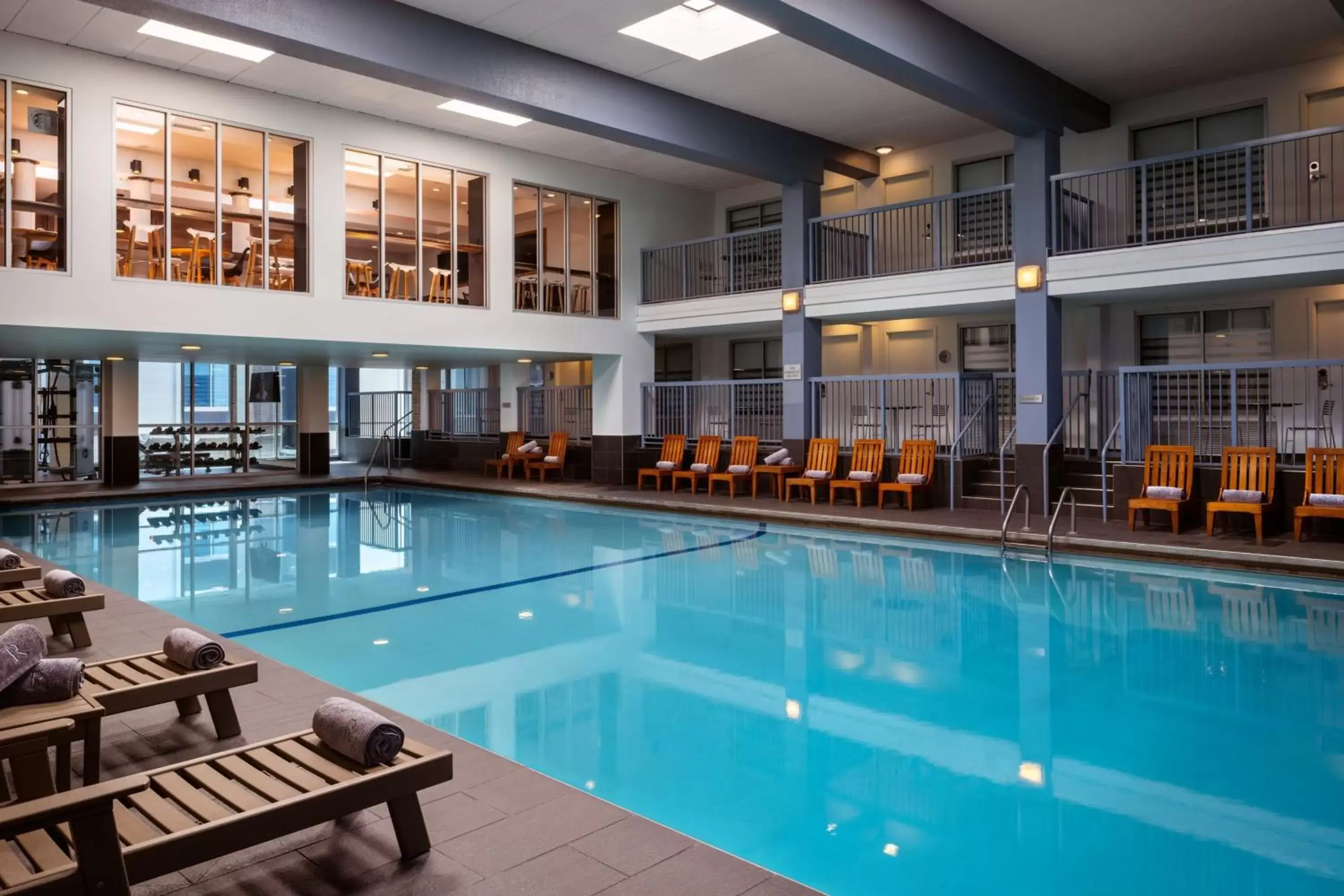 Swimming Pool in Renaissance Minneapolis Bloomington Hotel