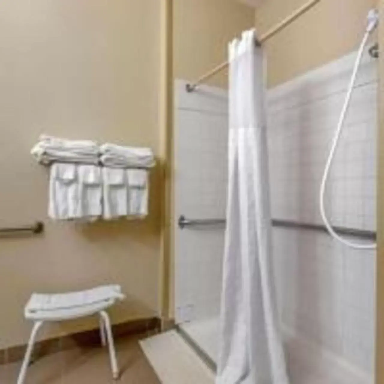 Bathroom in Comfort Inn Gurnee near Six Flags