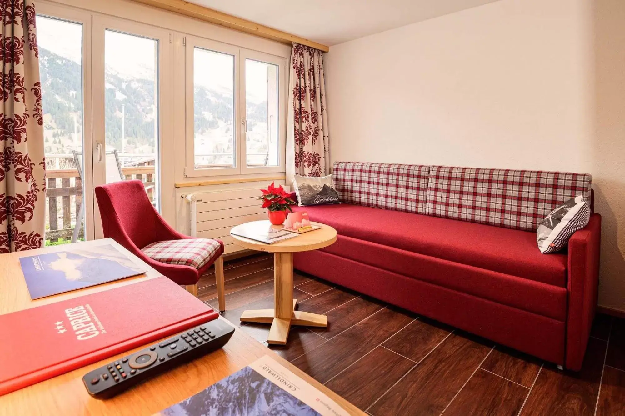 View (from property/room), Seating Area in Hotel Caprice - Grindelwald