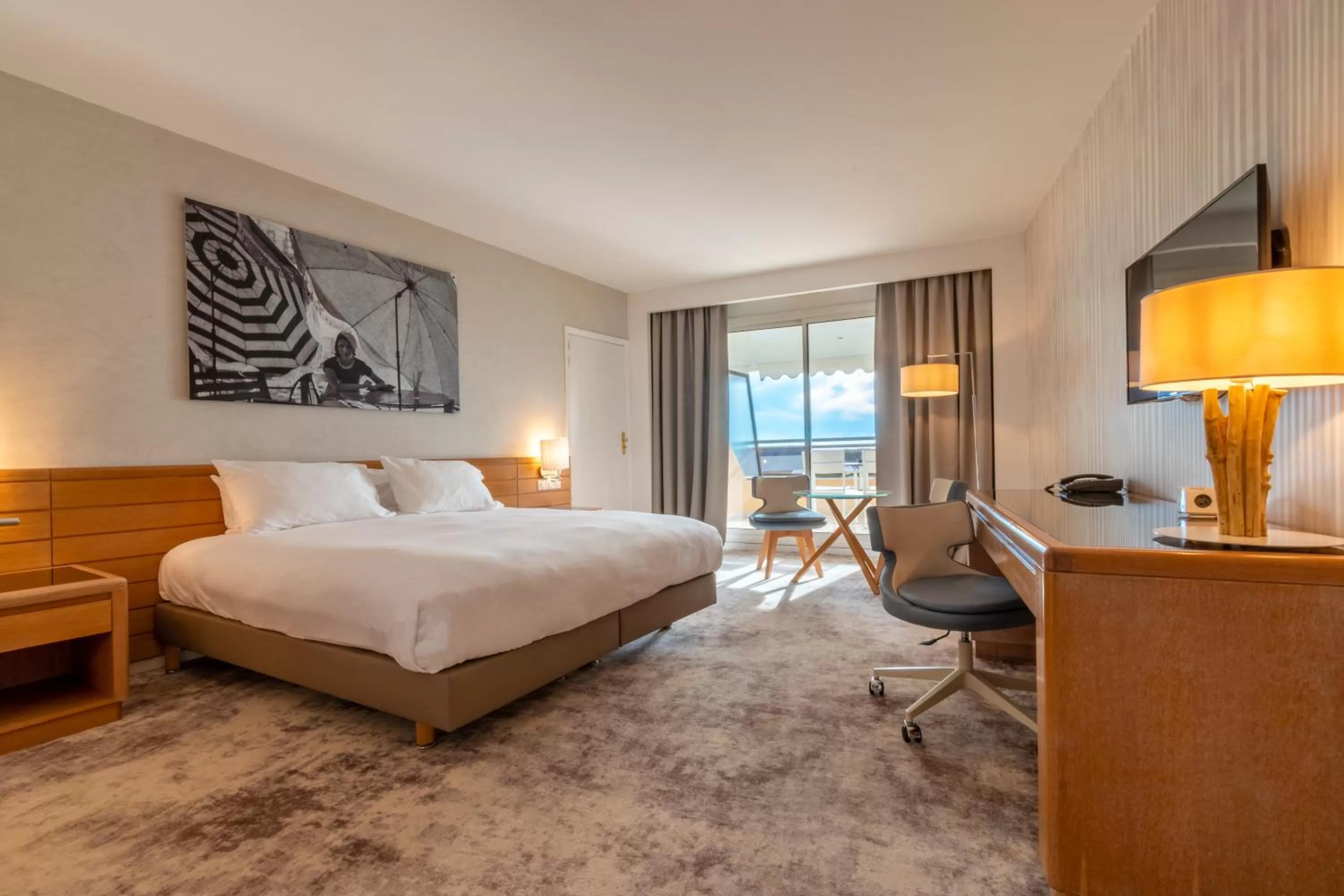 Bed in Holiday Inn Nice - Port St Laurent by IHG