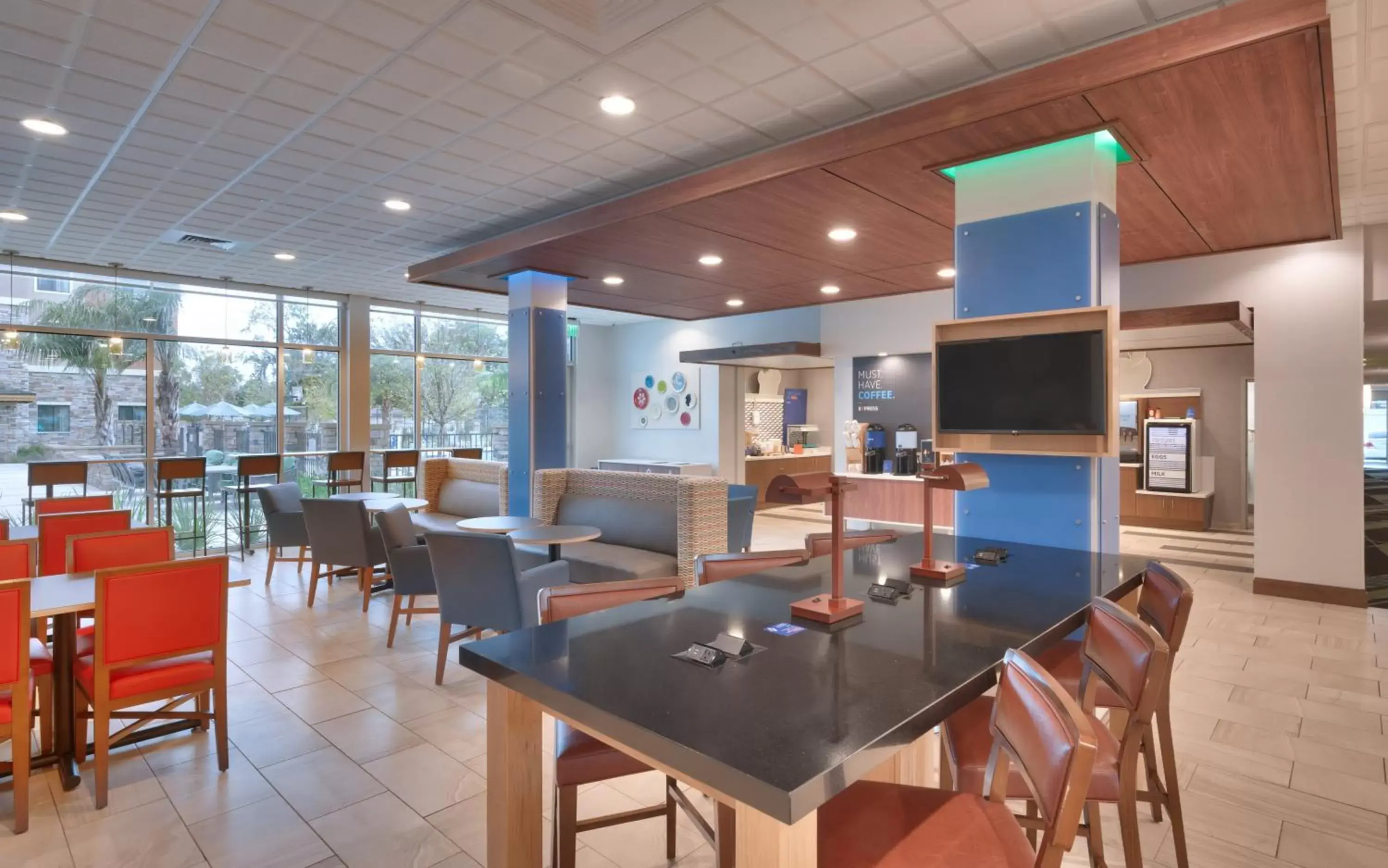 Restaurant/places to eat in Holiday Inn Express & Suites - Gainesville I-75, an IHG Hotel