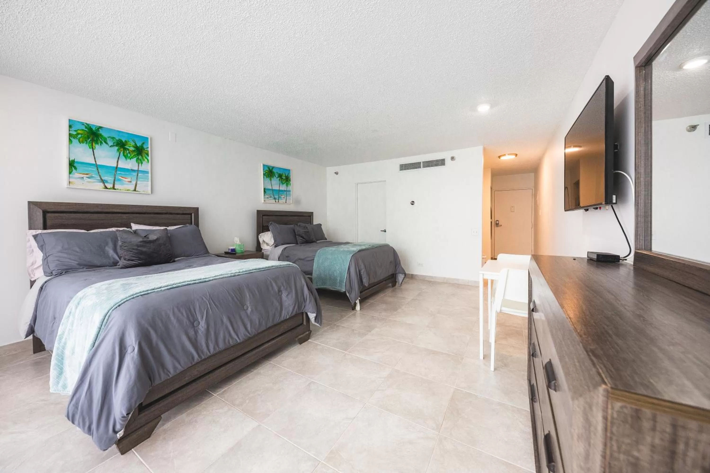 Photo of the whole room, Bed in ESJ Towers by Chana