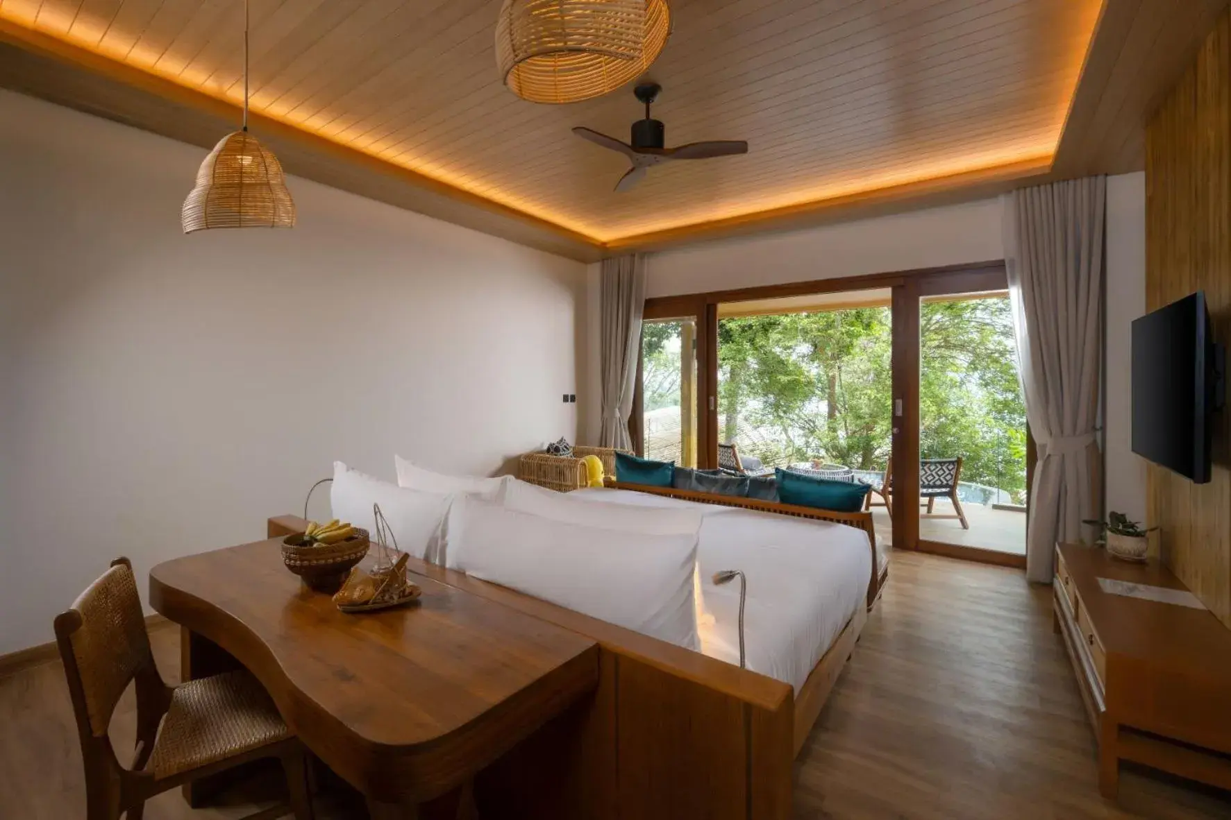 Bed in SINAE Phuket Luxury Hotel Bed in SINAE Phuket Luxury Hotel