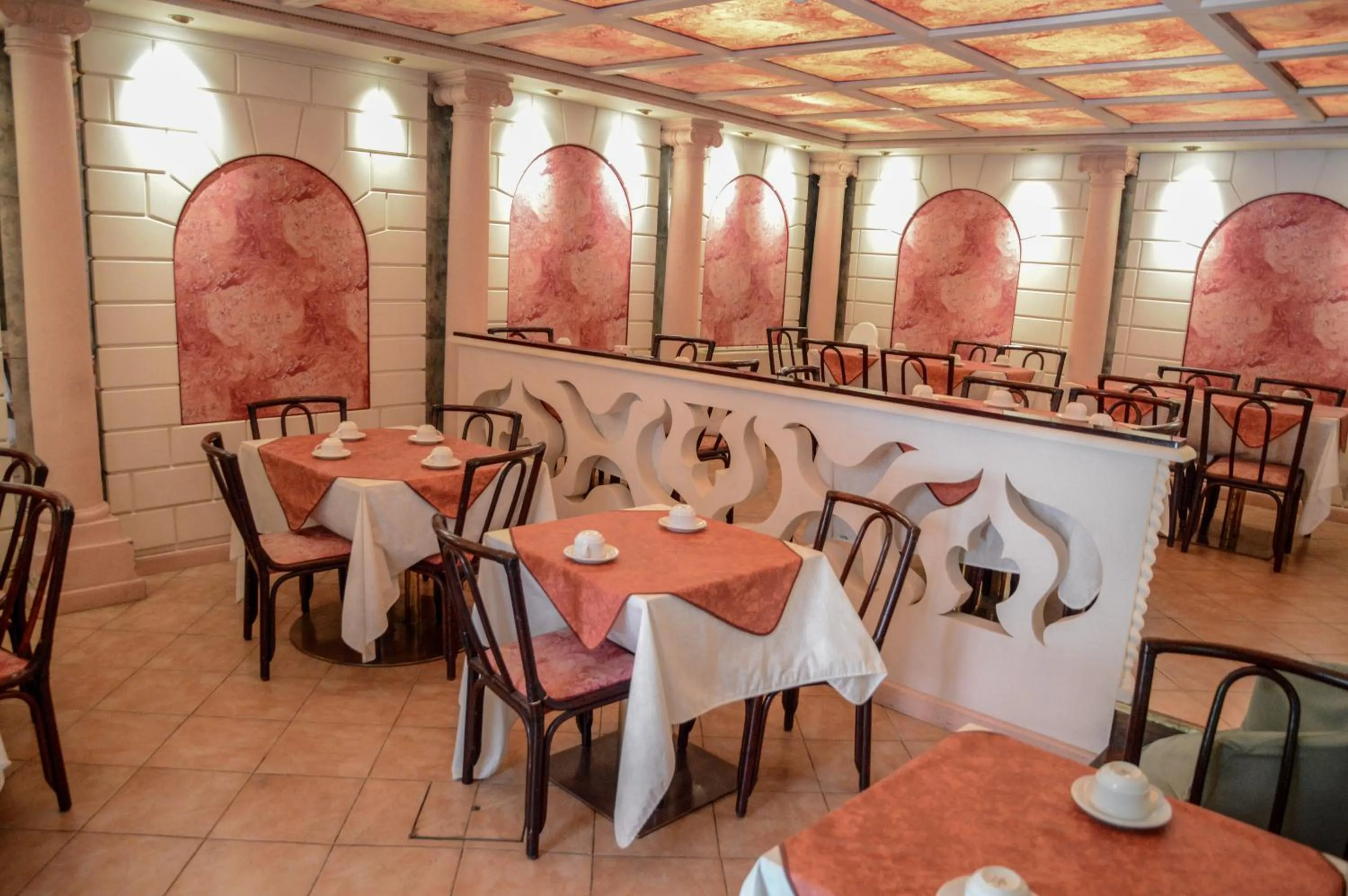 Restaurant/places to eat in Hotel Le Boulevard