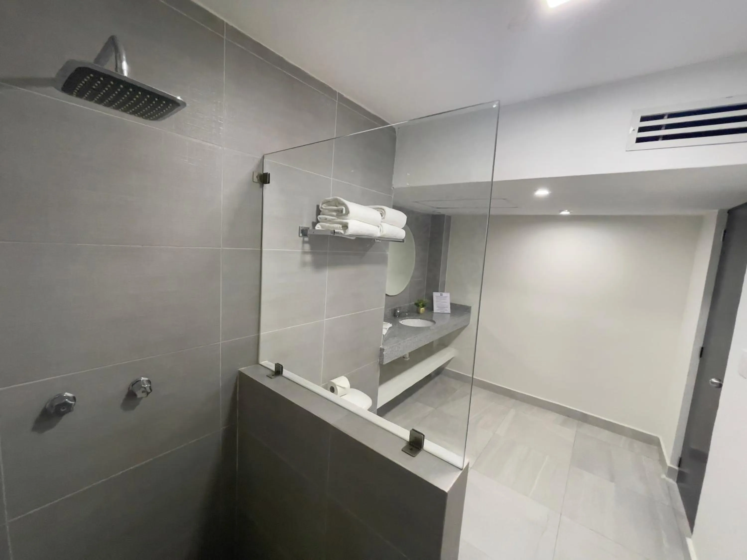 Bathroom in Hacienda Mazatlán sea view