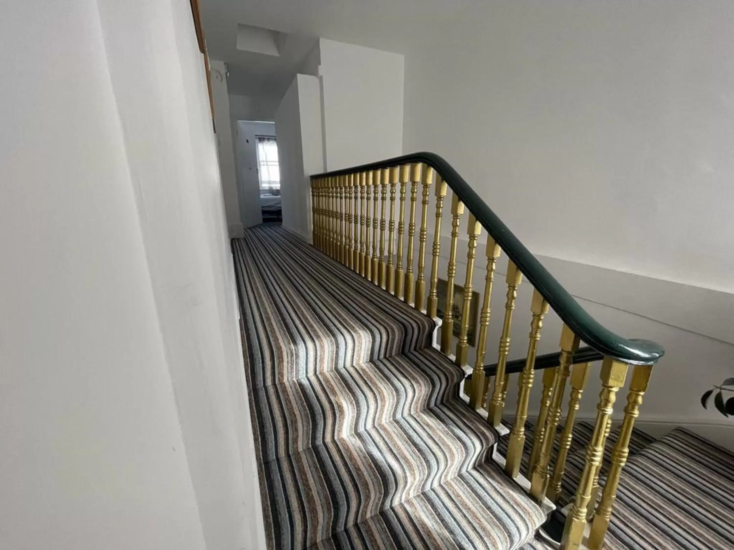 Lobby or reception, Seating Area in OYO Carlton Court Hotel