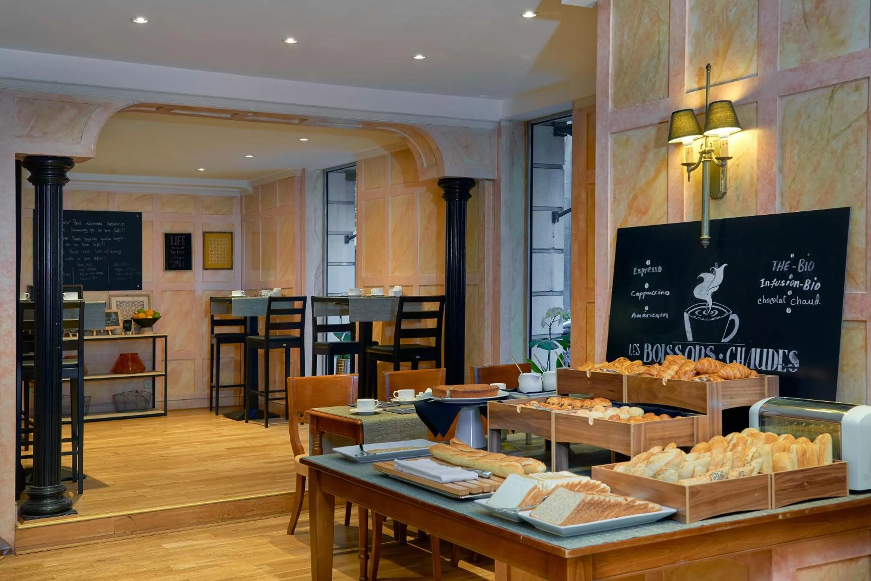 Buffet breakfast in Meliá Paris Vendôme