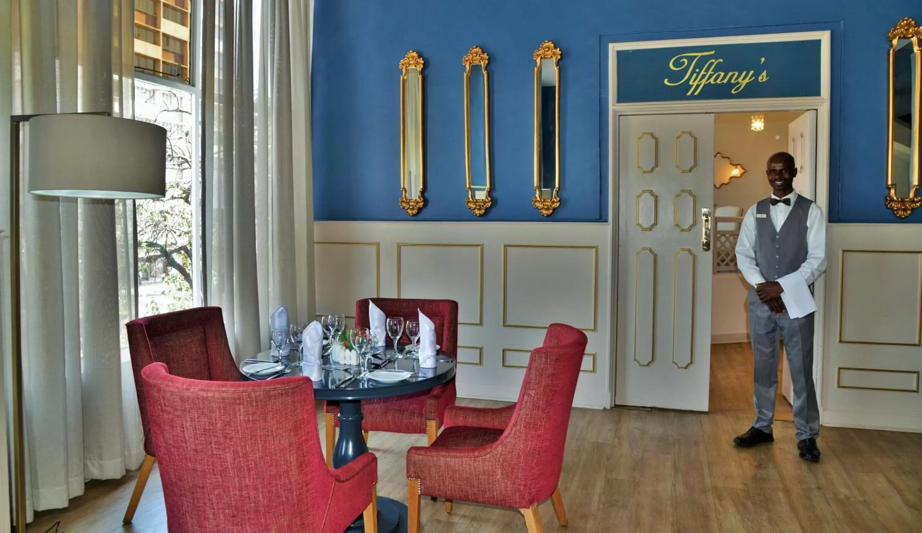 Restaurant/places to eat in Cresta Jameson Hotel Restaurant/places to eat in Cresta Jameson Hotel