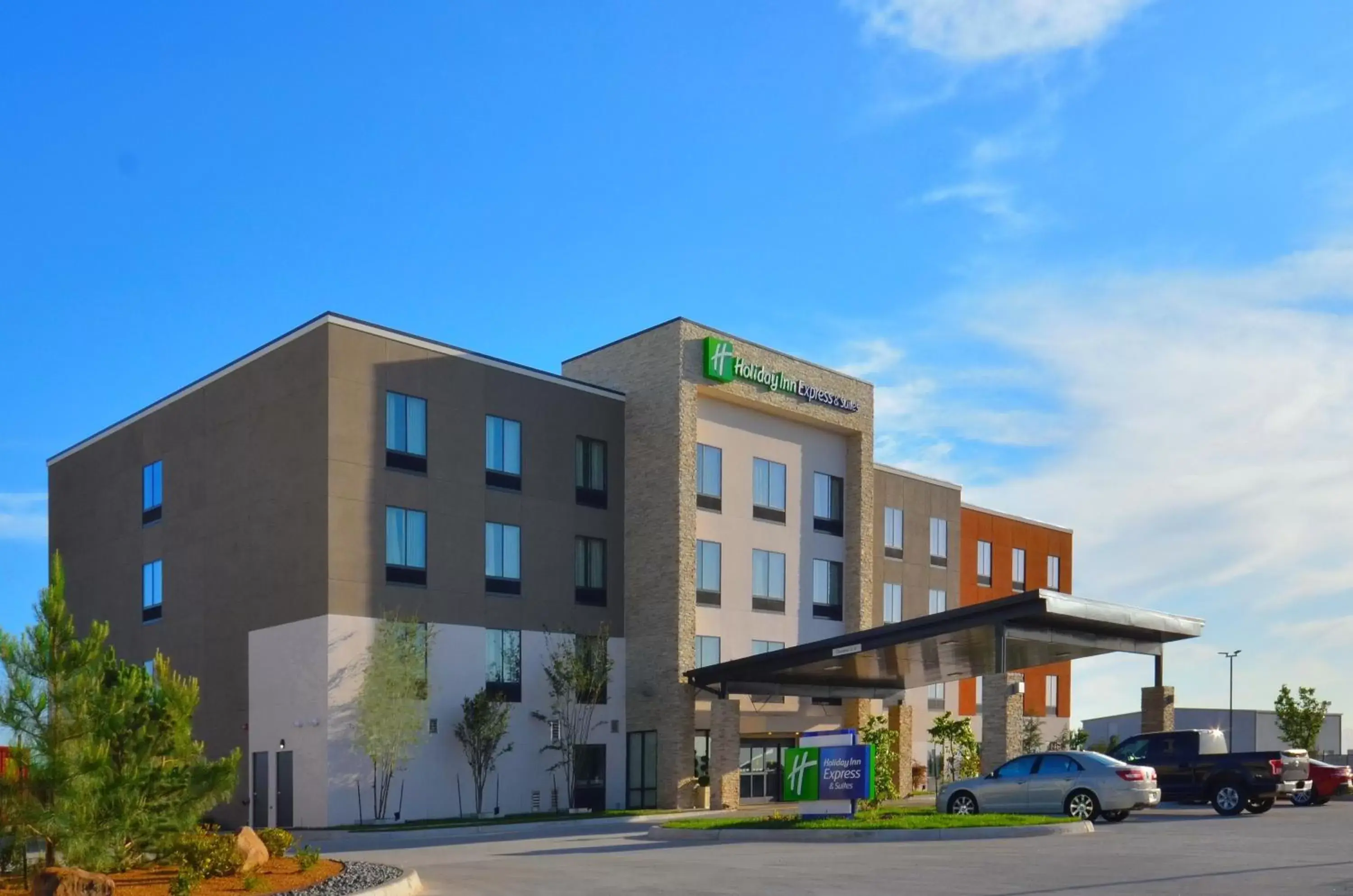 Property Building in Holiday Inn Express & Suites Oklahoma City Mid - Arpt Area, an IHG Hotel
