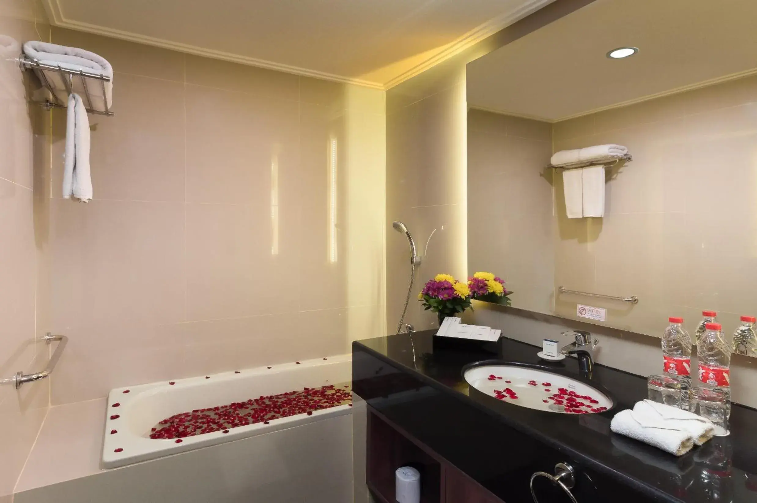 Bathroom in Best Western Papilio Hotel