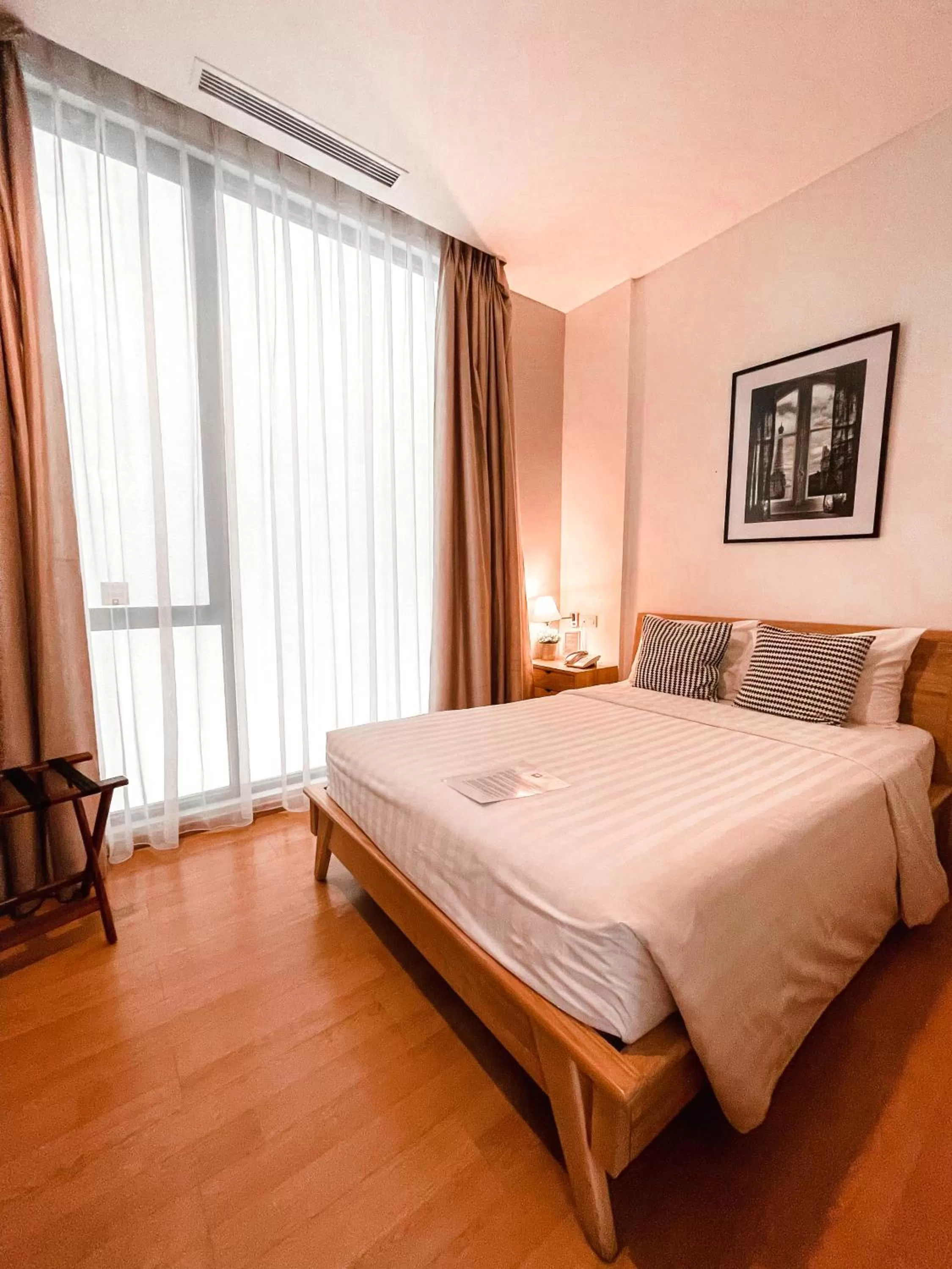 Bed in White Tree Residence