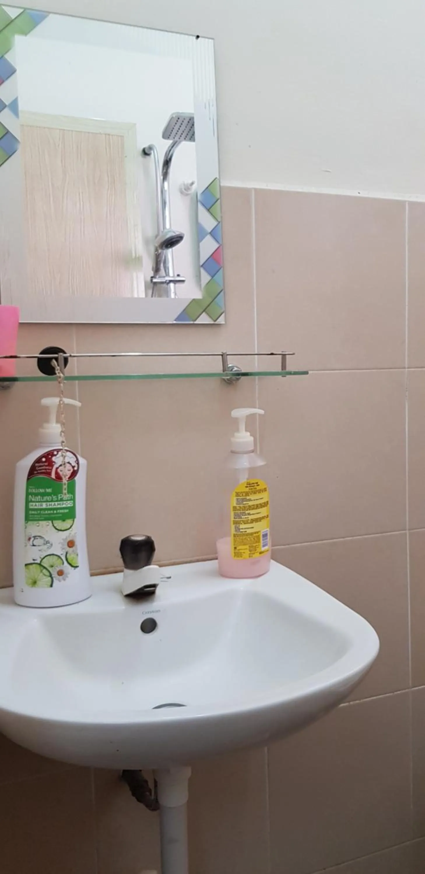 Bathroom in Fahaz Lumut Homestay