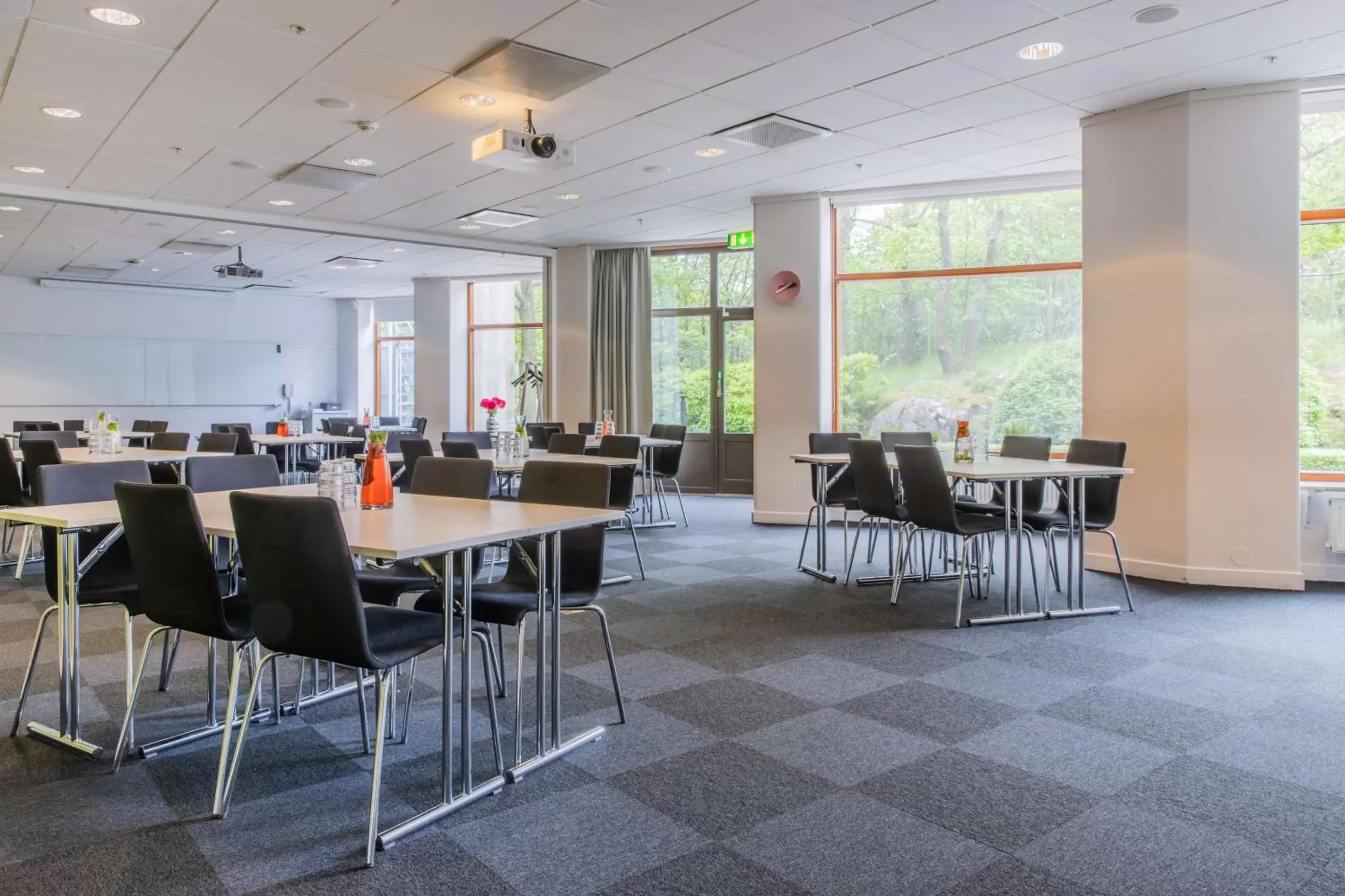 Meeting/conference room, Restaurant/Places to Eat in Park Inn by Radisson Solna