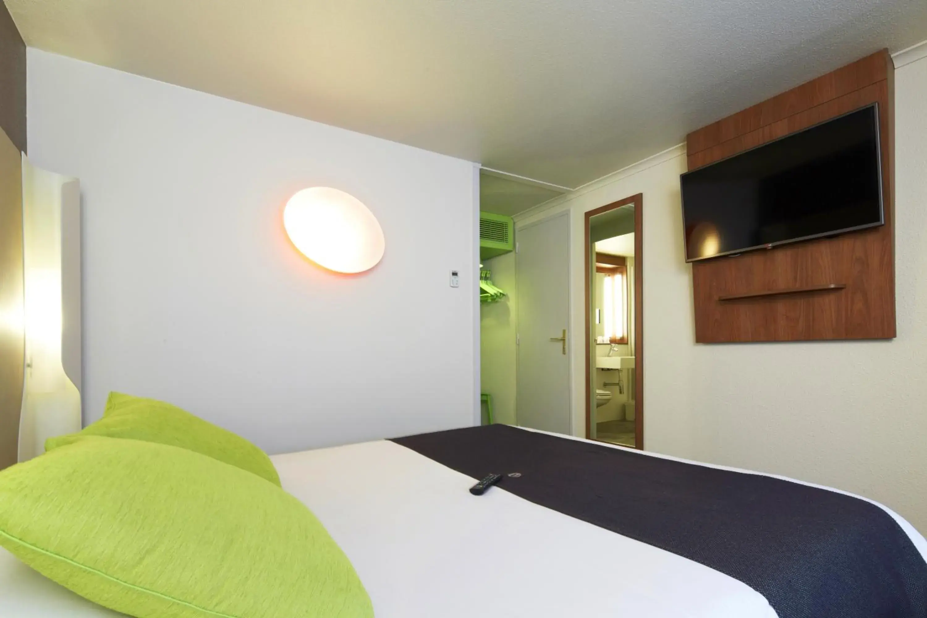 Bed in Campanile Tours Sud - Chambray-Les-Tours