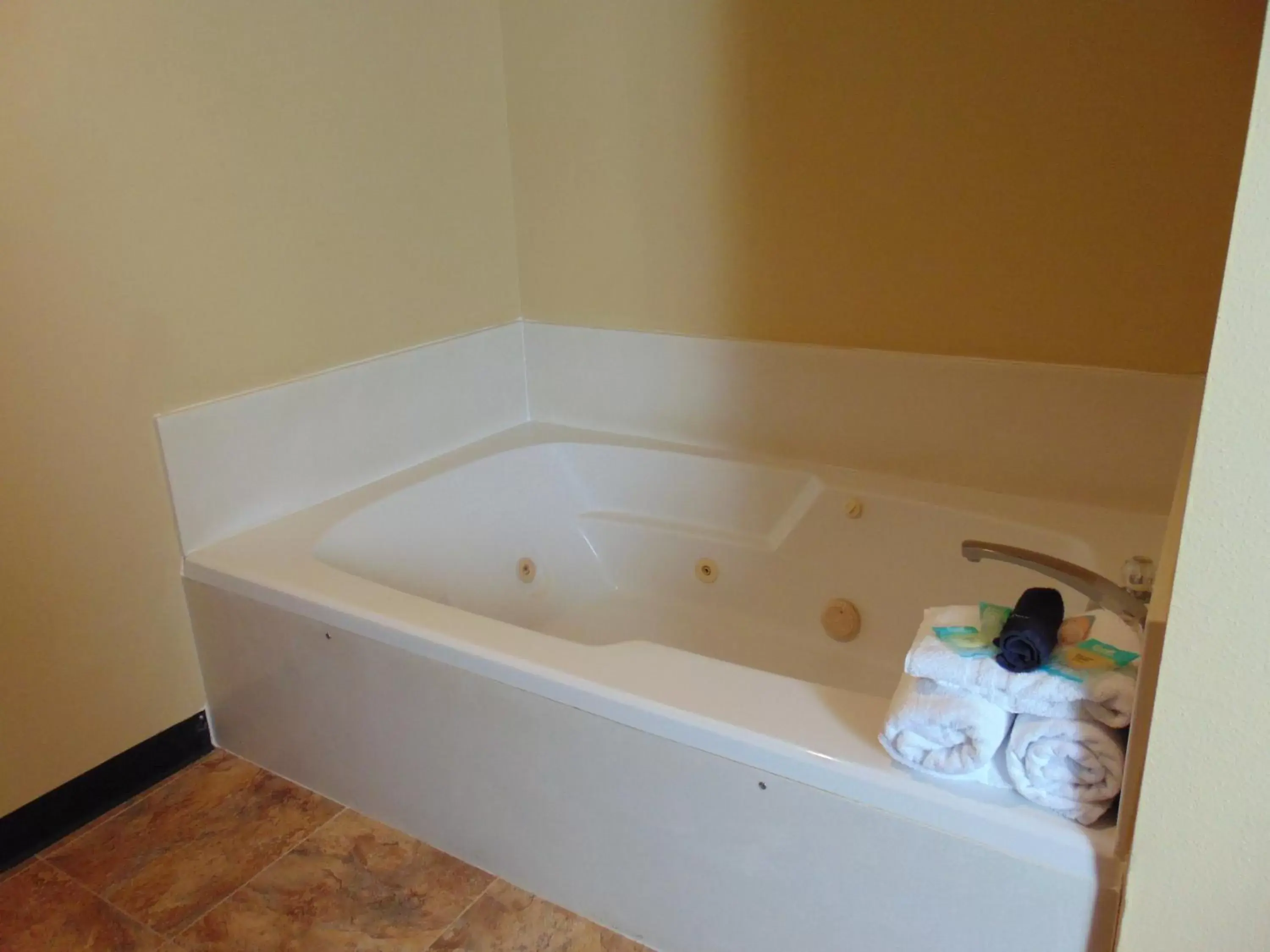 King Suite with Spa Bath in Horse Creek Inn King Suite with Spa Bath in Horse Creek Inn