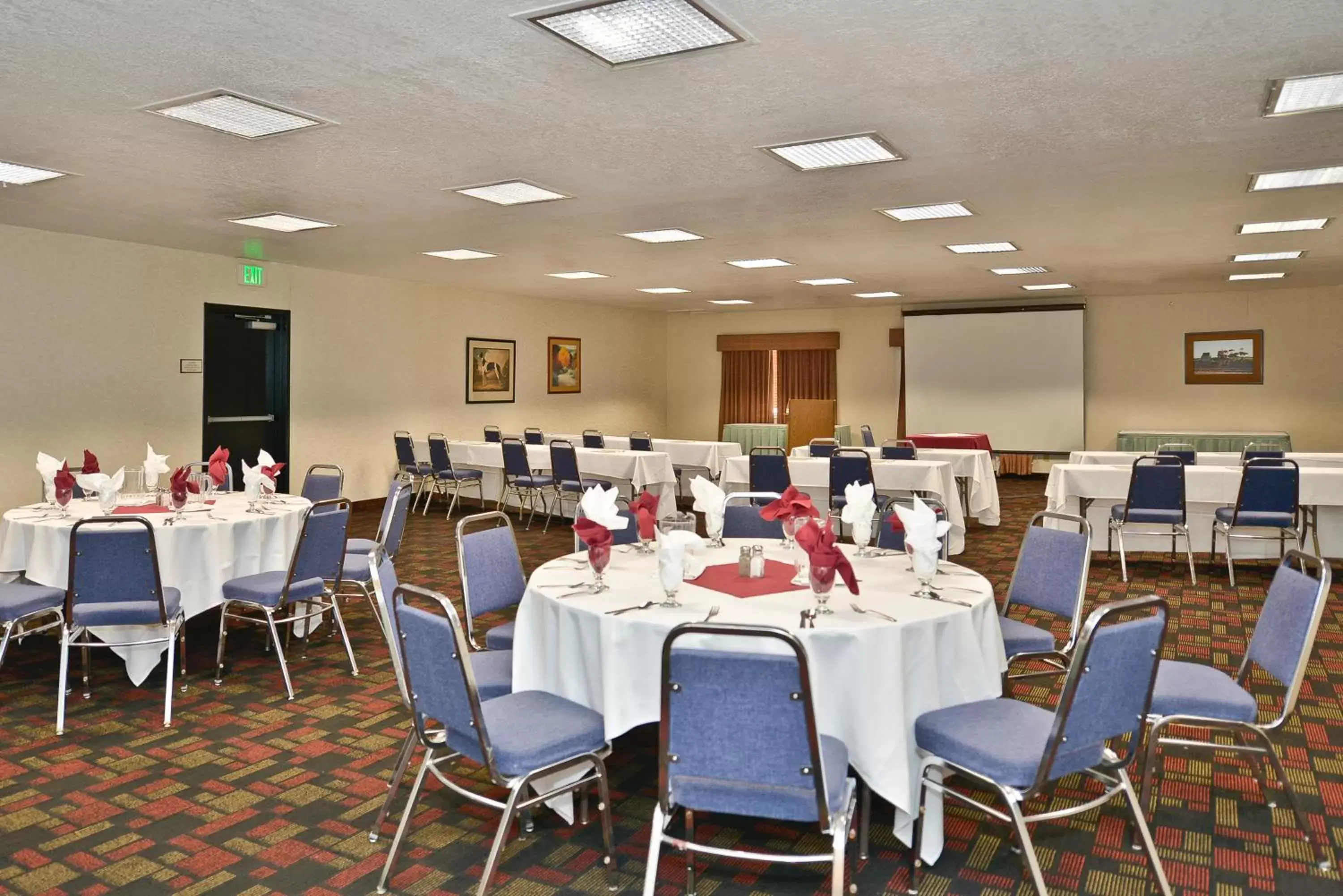 Banquet/Function facilities, Restaurant/Places to Eat in Ramada by Wyndham Kent Seattle Area