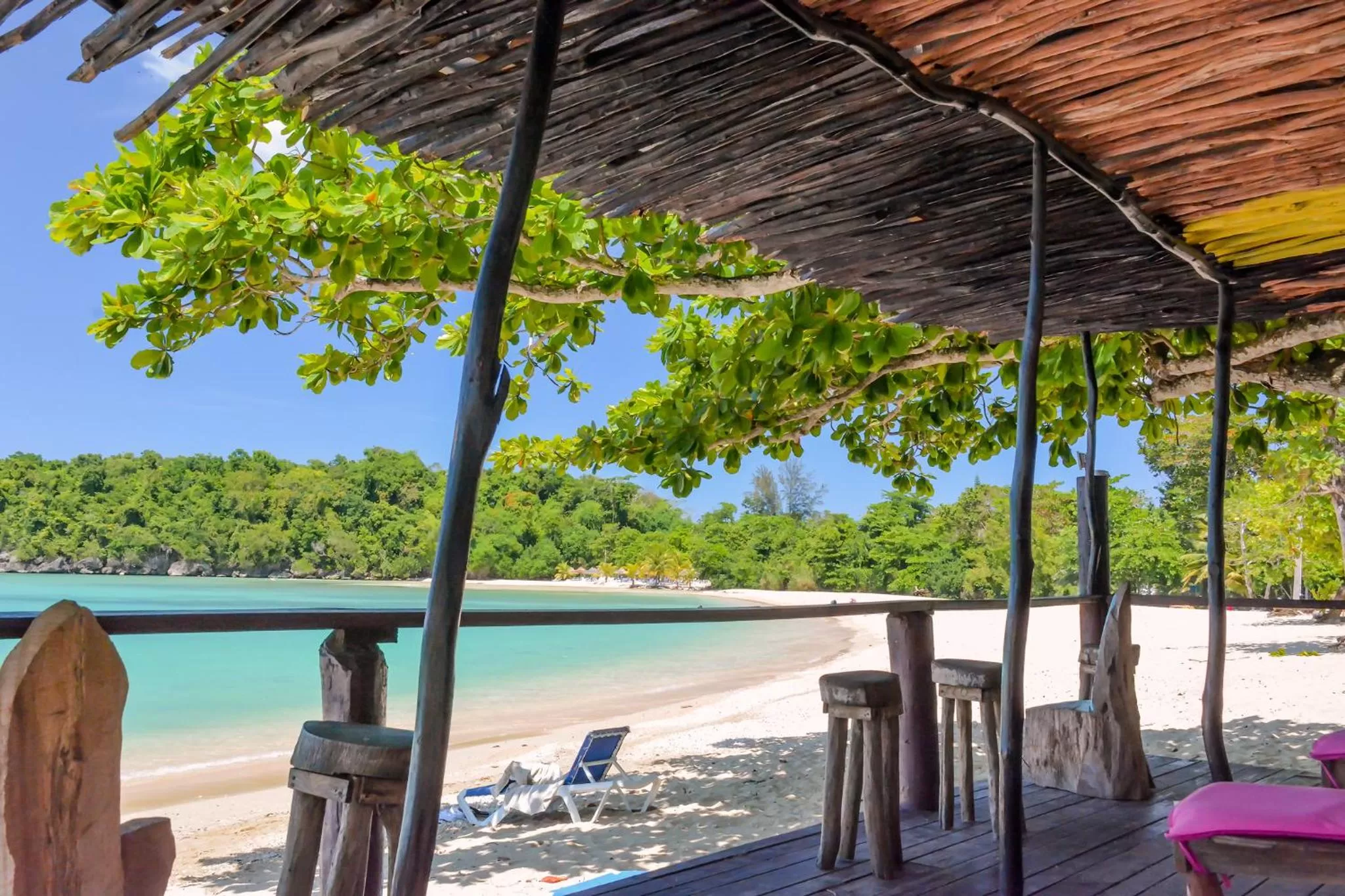 Lounge or bar in Sand and Tan Beach Hotel