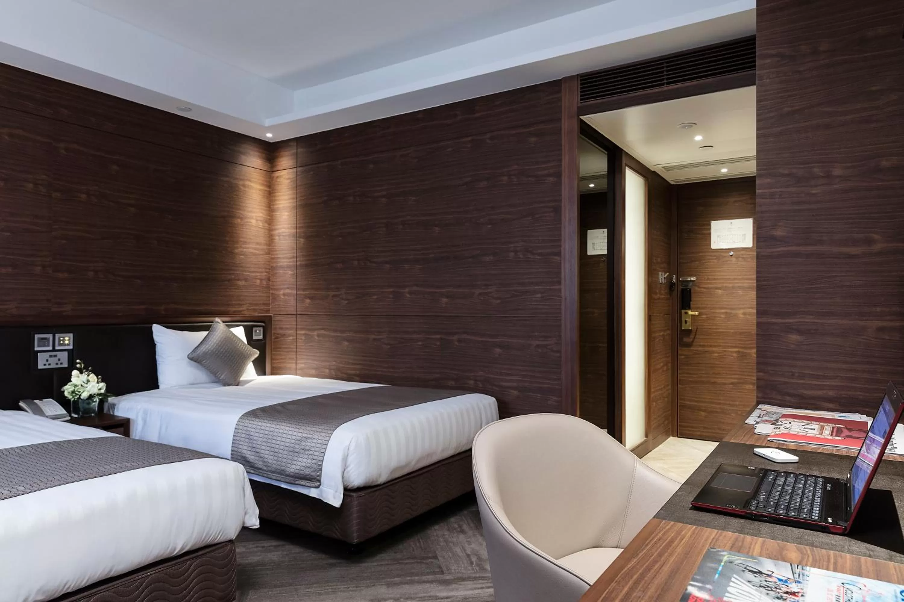 Bedroom, Bed in Gloucester Luk Kwok Hong Kong