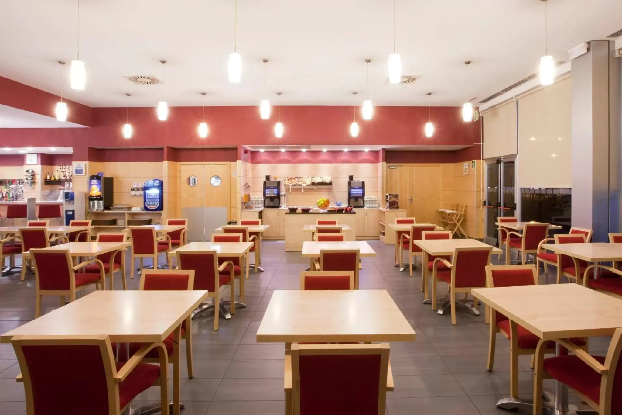 Breakfast, Restaurant/Places to Eat in Holiday Inn Express Málaga Airport, an IHG Hotel