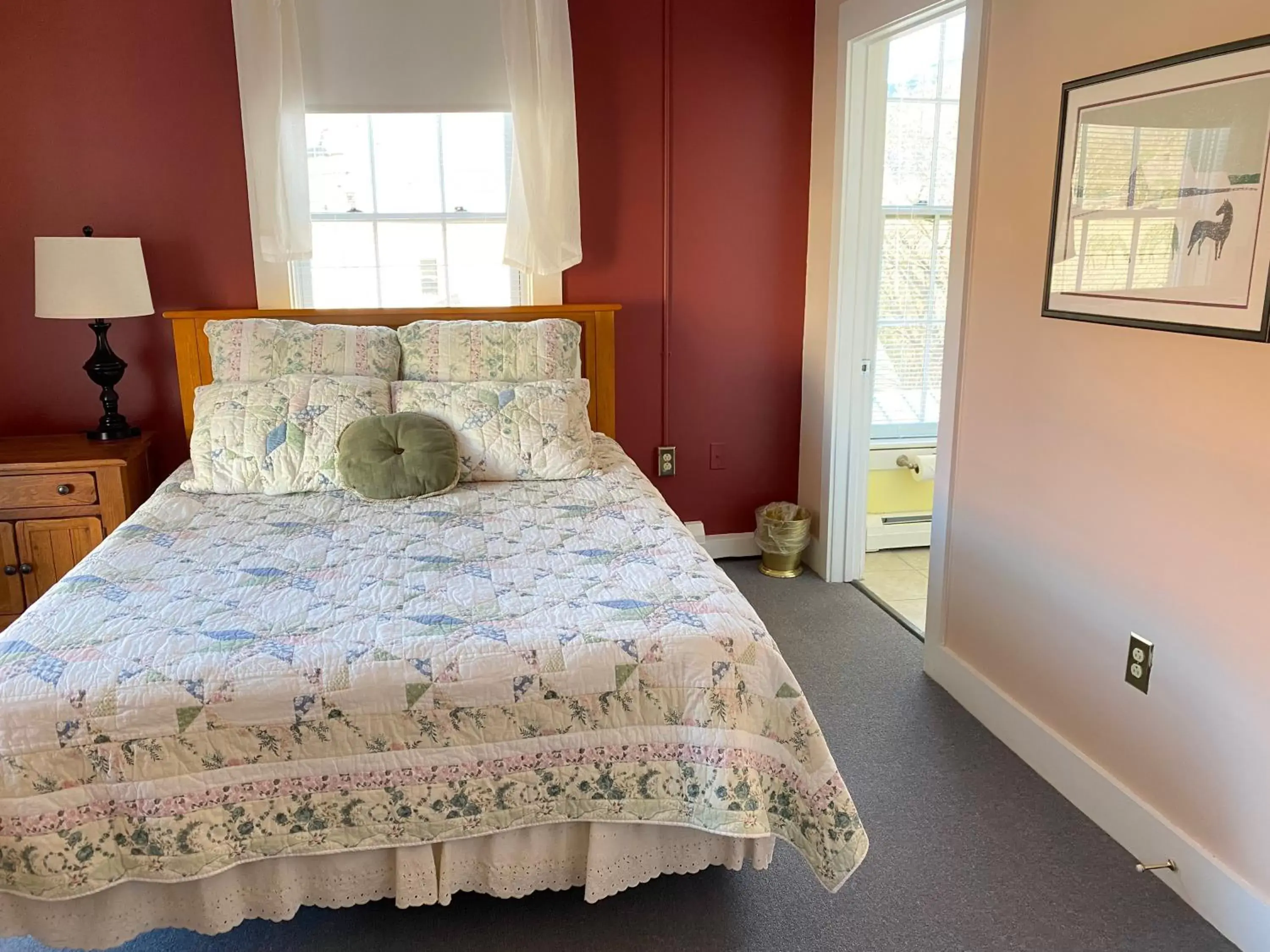 Bedroom, Bed in Bristol Suites