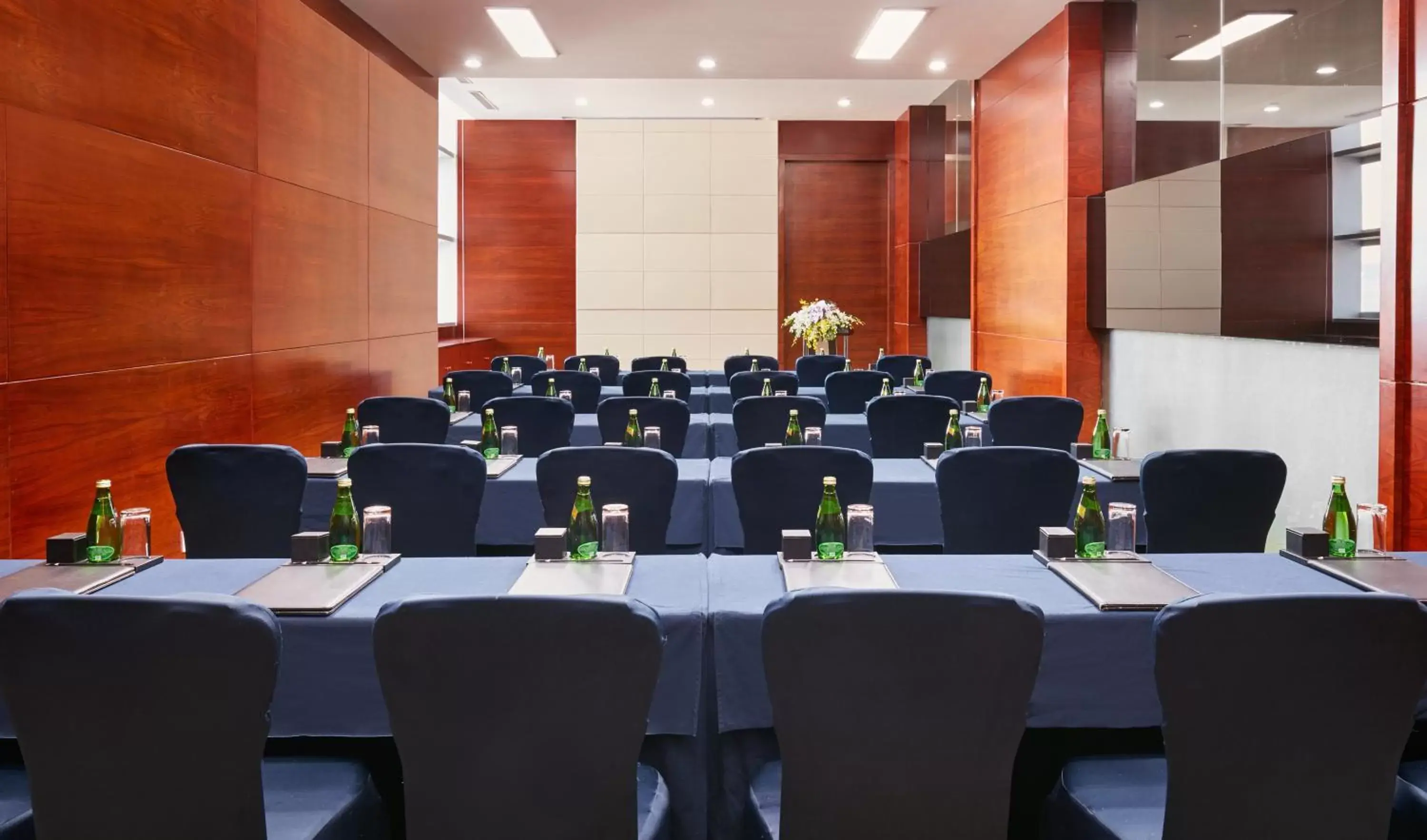 Meeting/conference room in InterContinental Nanjing, an IHG Hotel