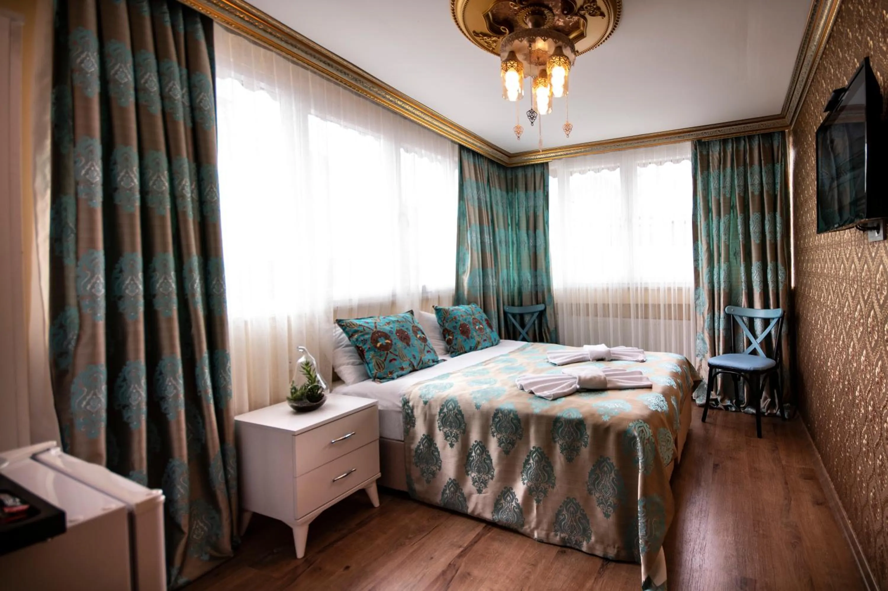 Bed in Paris Garden Hotel Istanbul