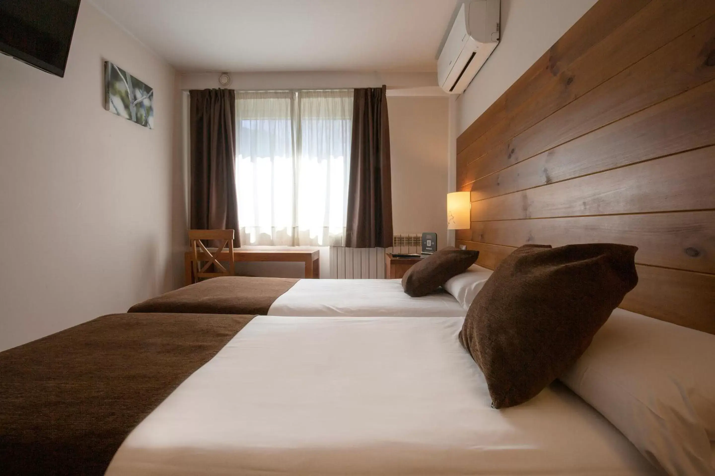 Photo of the whole room, Bed in Hotel Màgic La Massana