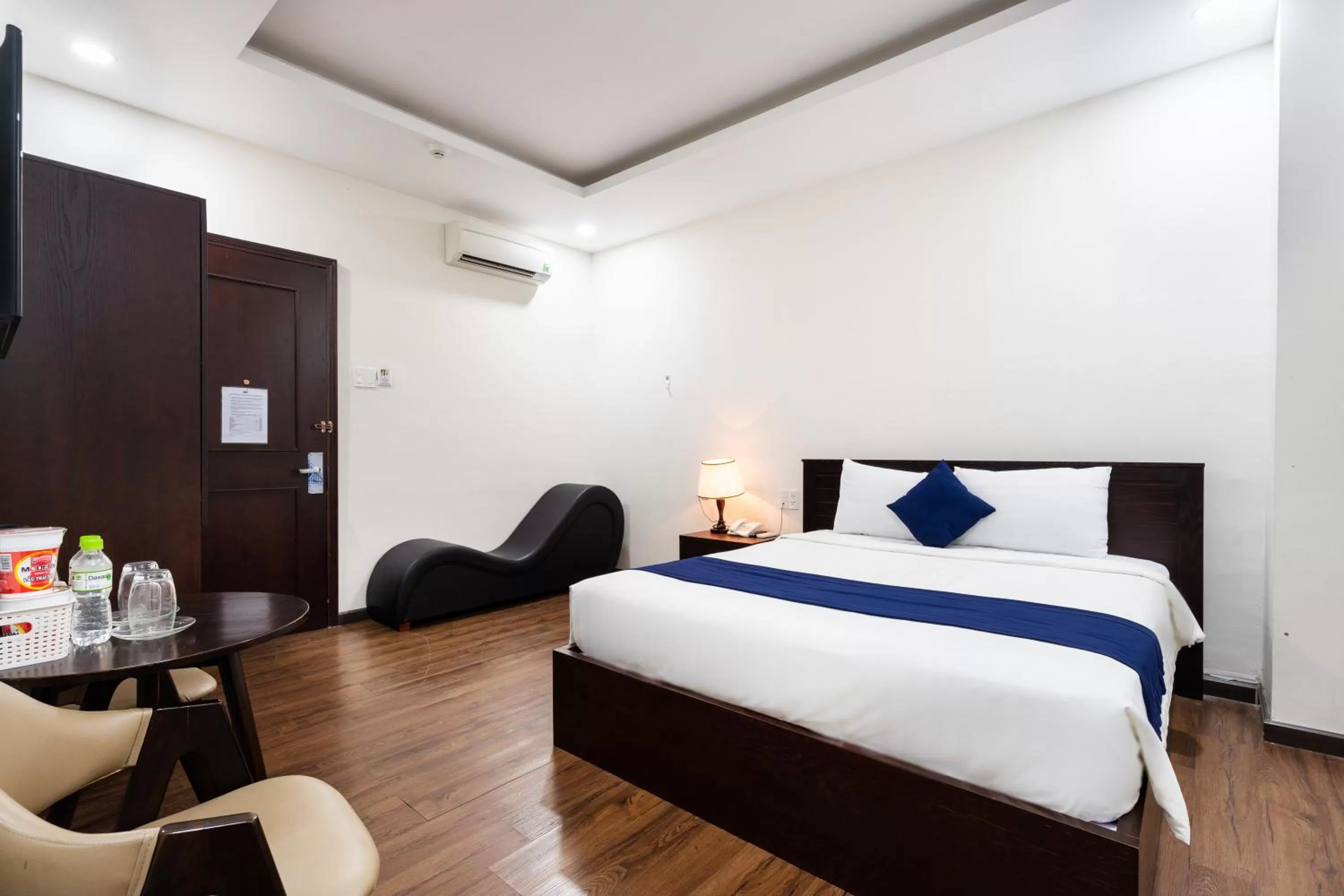 Bed in Central Hotel by Joi Hospitality