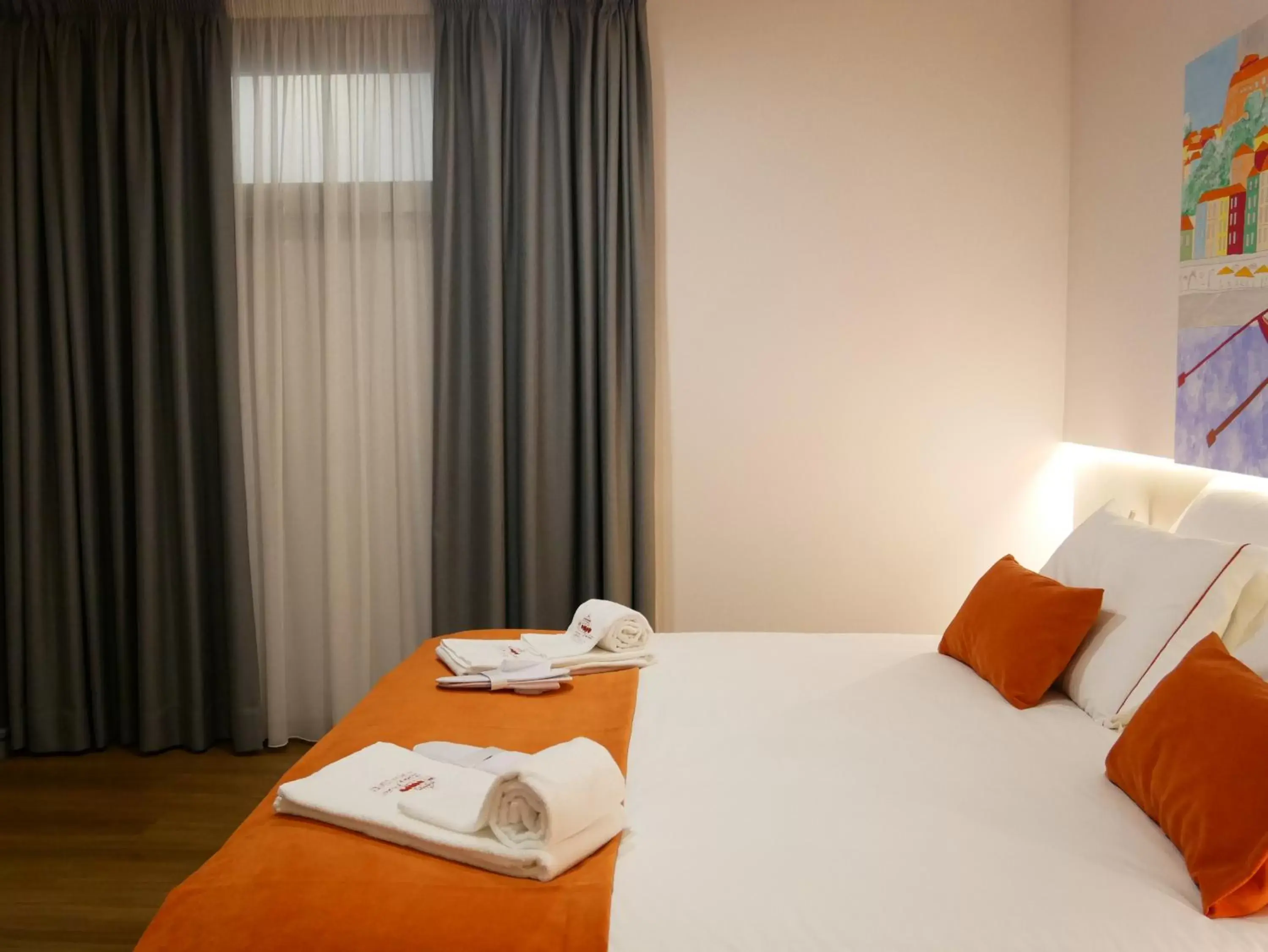 Bed in Serra do Pilar Porto Suites