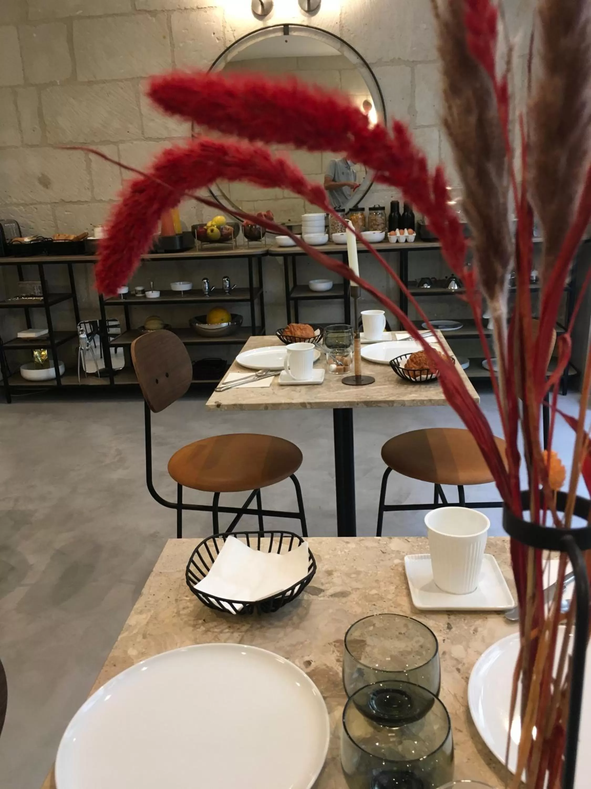 Restaurant/places to eat in Hôtel L'Adresse