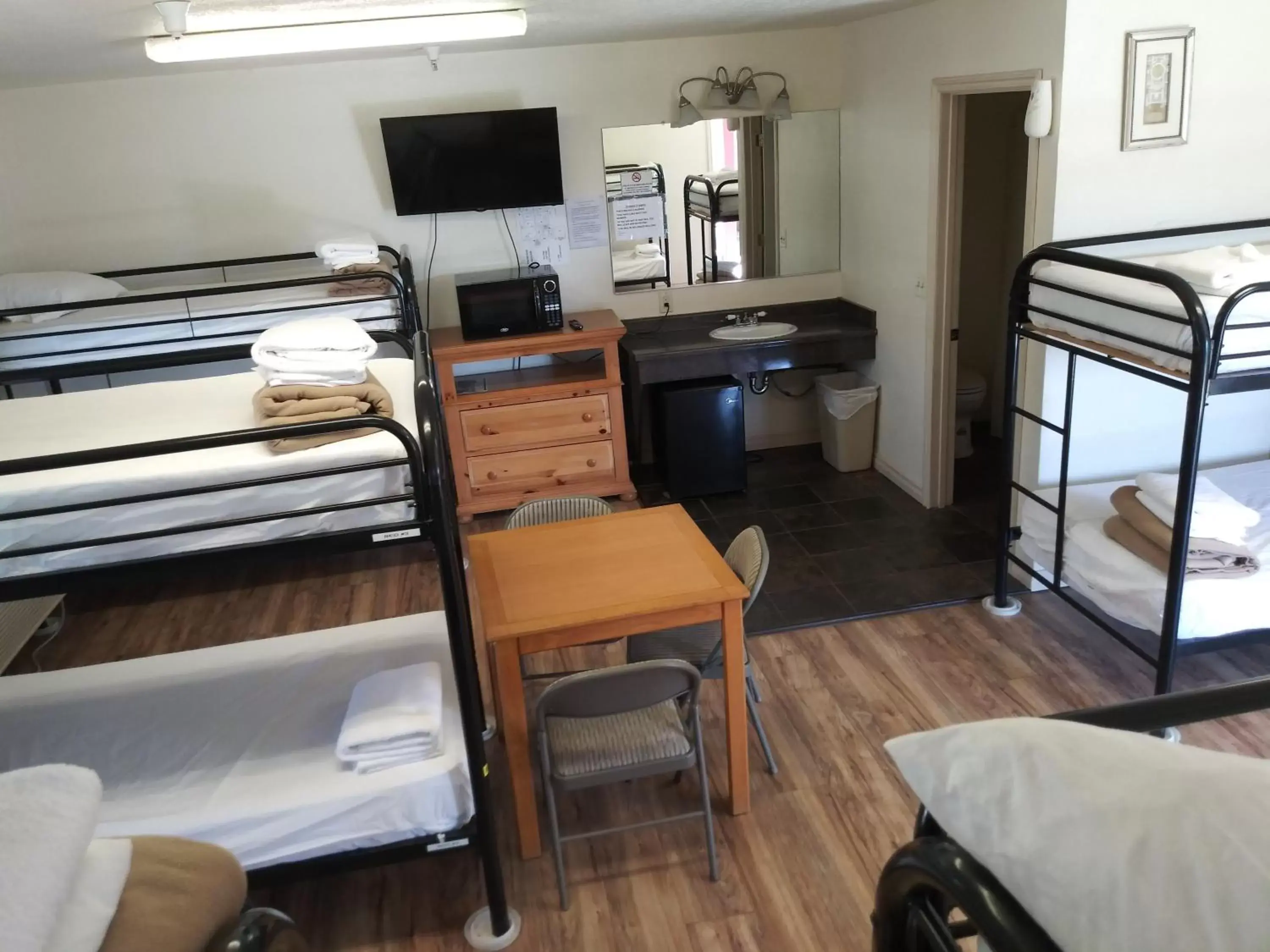 Bunk Bed in Whitney Portal Hotel And Hostel