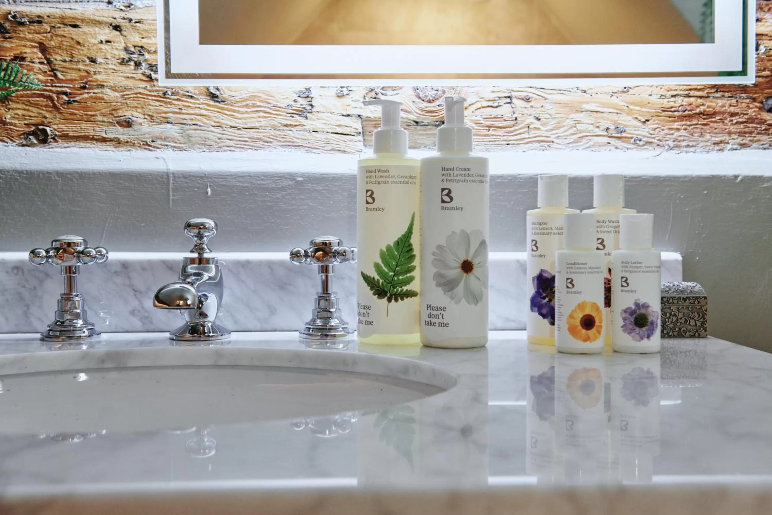 Bathroom in Kings Arms - Egham-Windsor