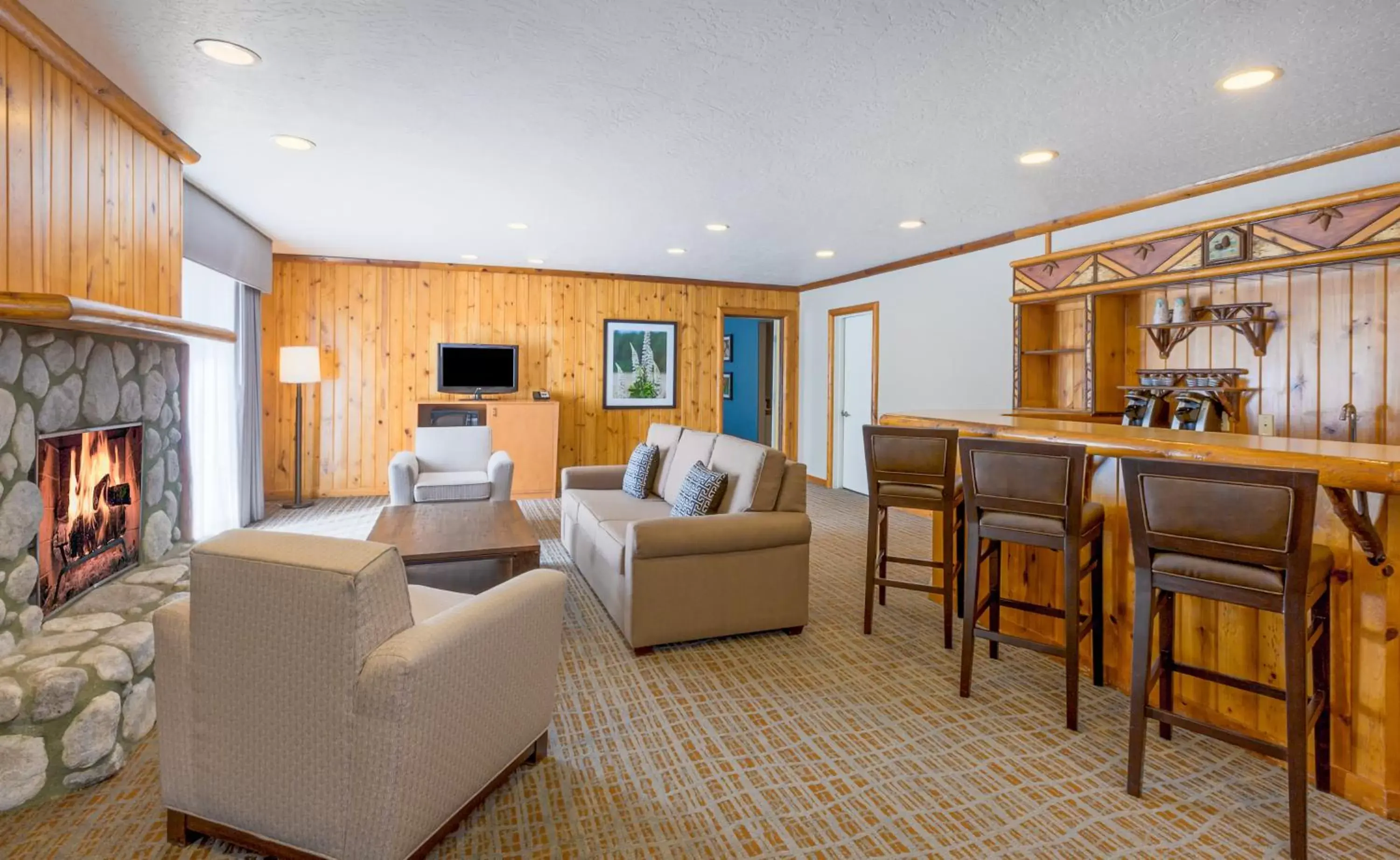 Photo of the whole room, Lounge/Bar in Holiday Inn Resort The Lodge at Big Bear Lake, an IHG Hotel